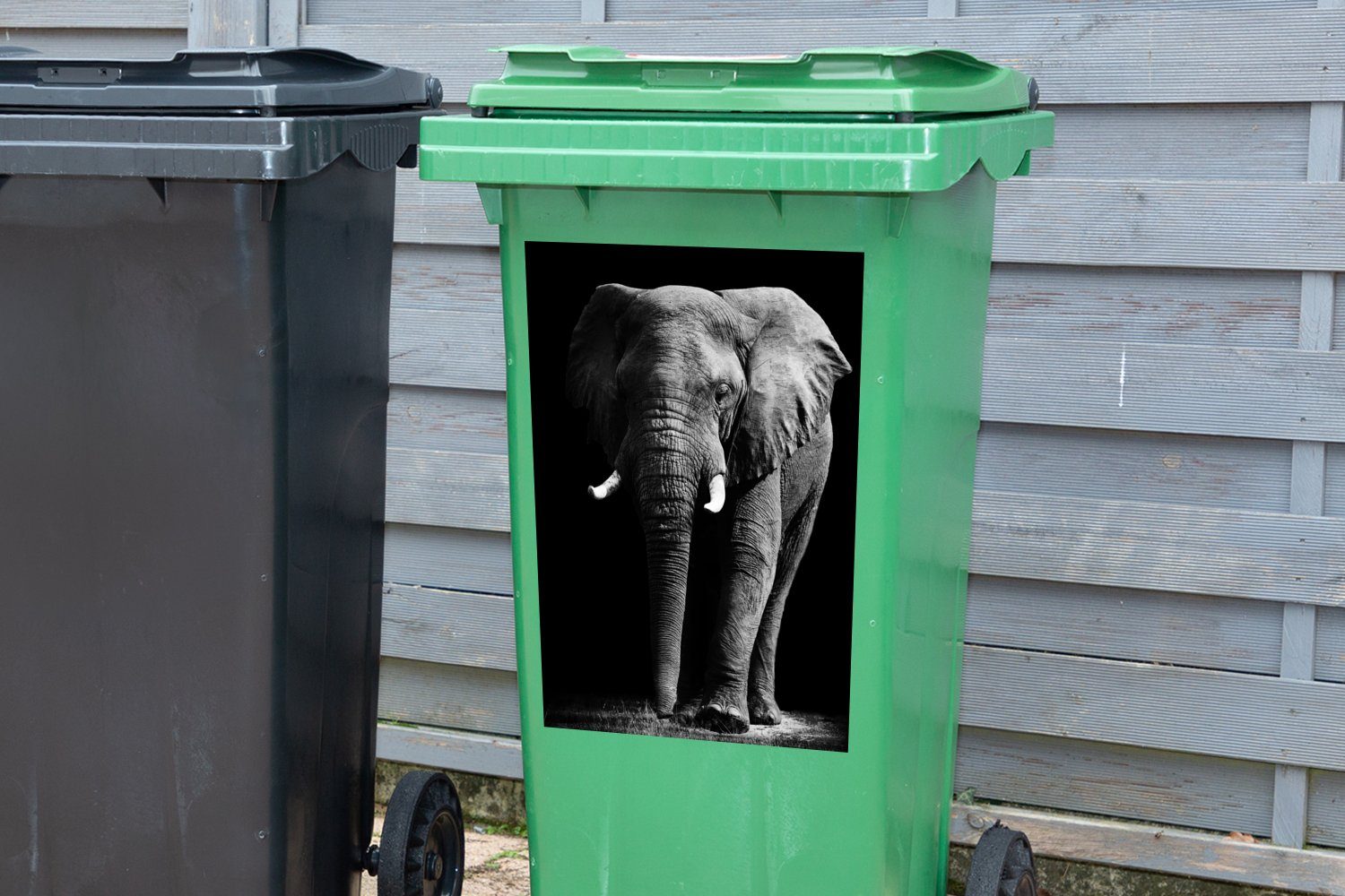 MuchoWow Wandsticker Elefant - St), - Wilde Mülleimer-aufkleber, Schwarz Container, (1 Sticker, - Tiere Weiß Abfalbehälter Mülltonne
