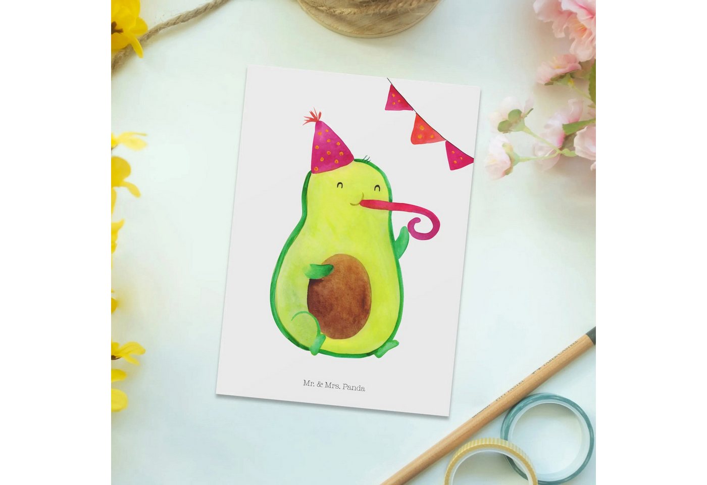 Thumbnail - Mr. & Mrs. Panda Postkarte Avocado Party - Weiß - Geschenk, Ansichtskarte, Schulabschluss, Einla, Glücksmomente teilen