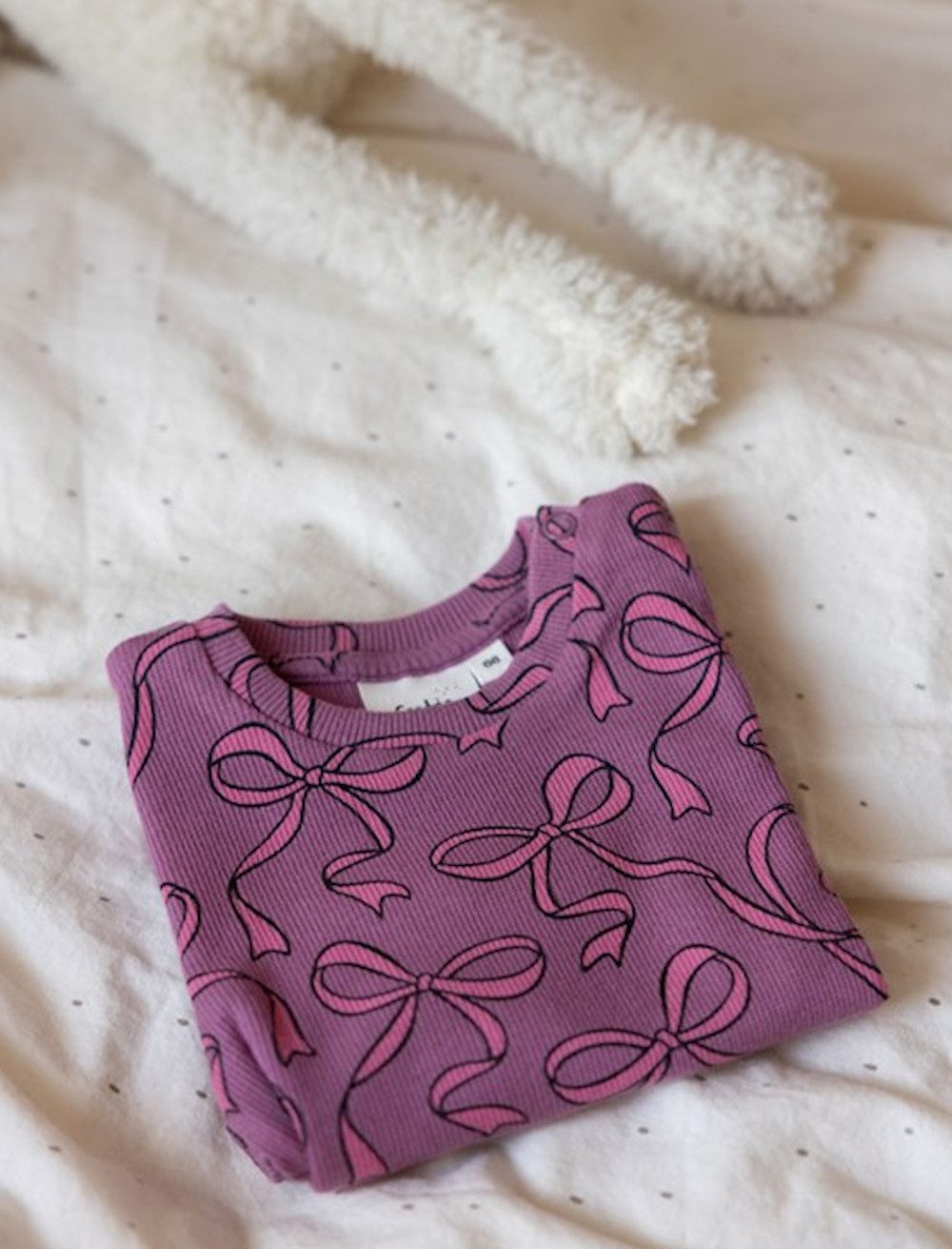 Feetje Pyjama Feetje Mädchen Schlafanzug Pyjama lang Bibi Bow flieder (1 tlg)