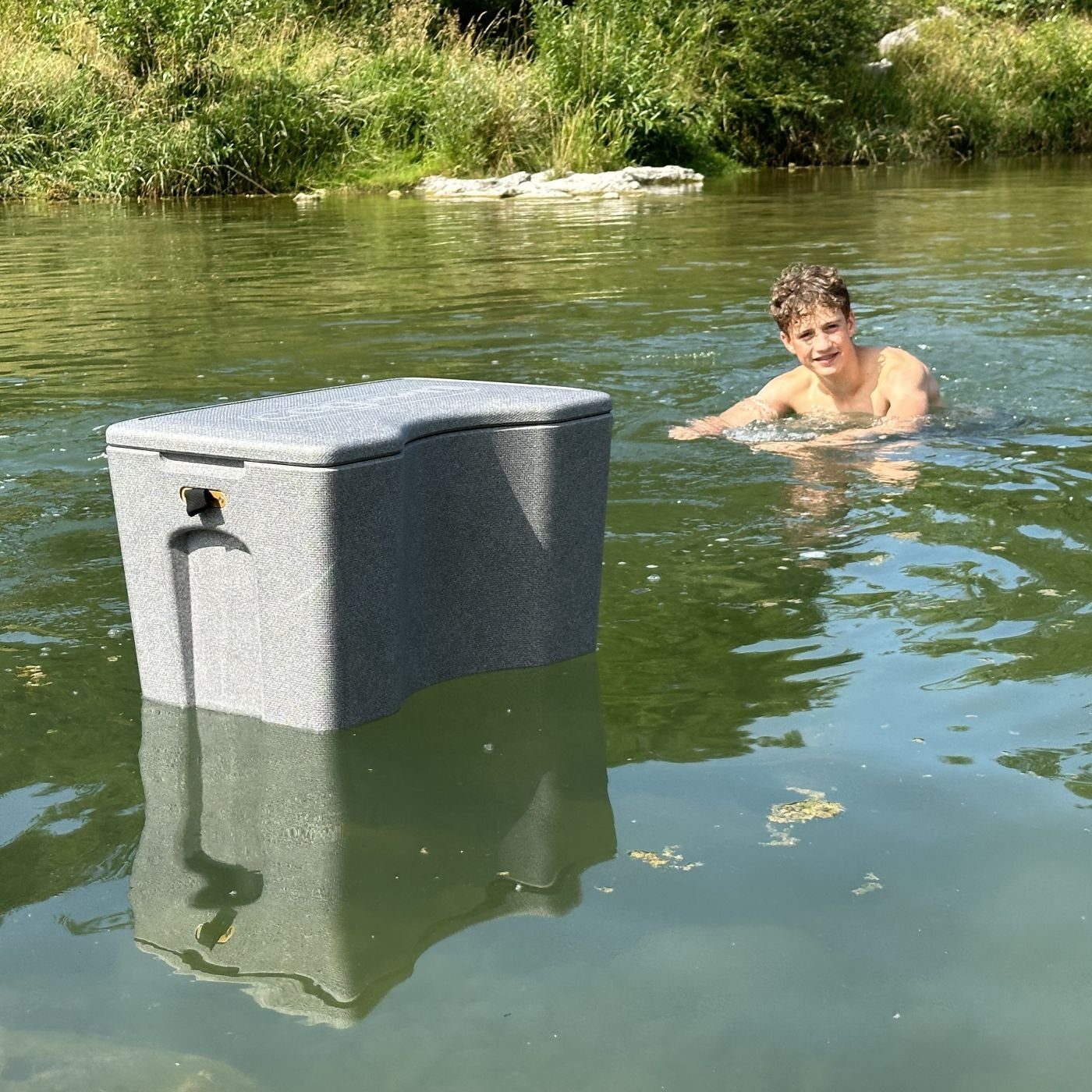 Germany, grau langlebig, leicht, in reparierbar, AEROSTUFFY nachhaltig Kühlbox cagoon L, l, Made 52Liter, 52