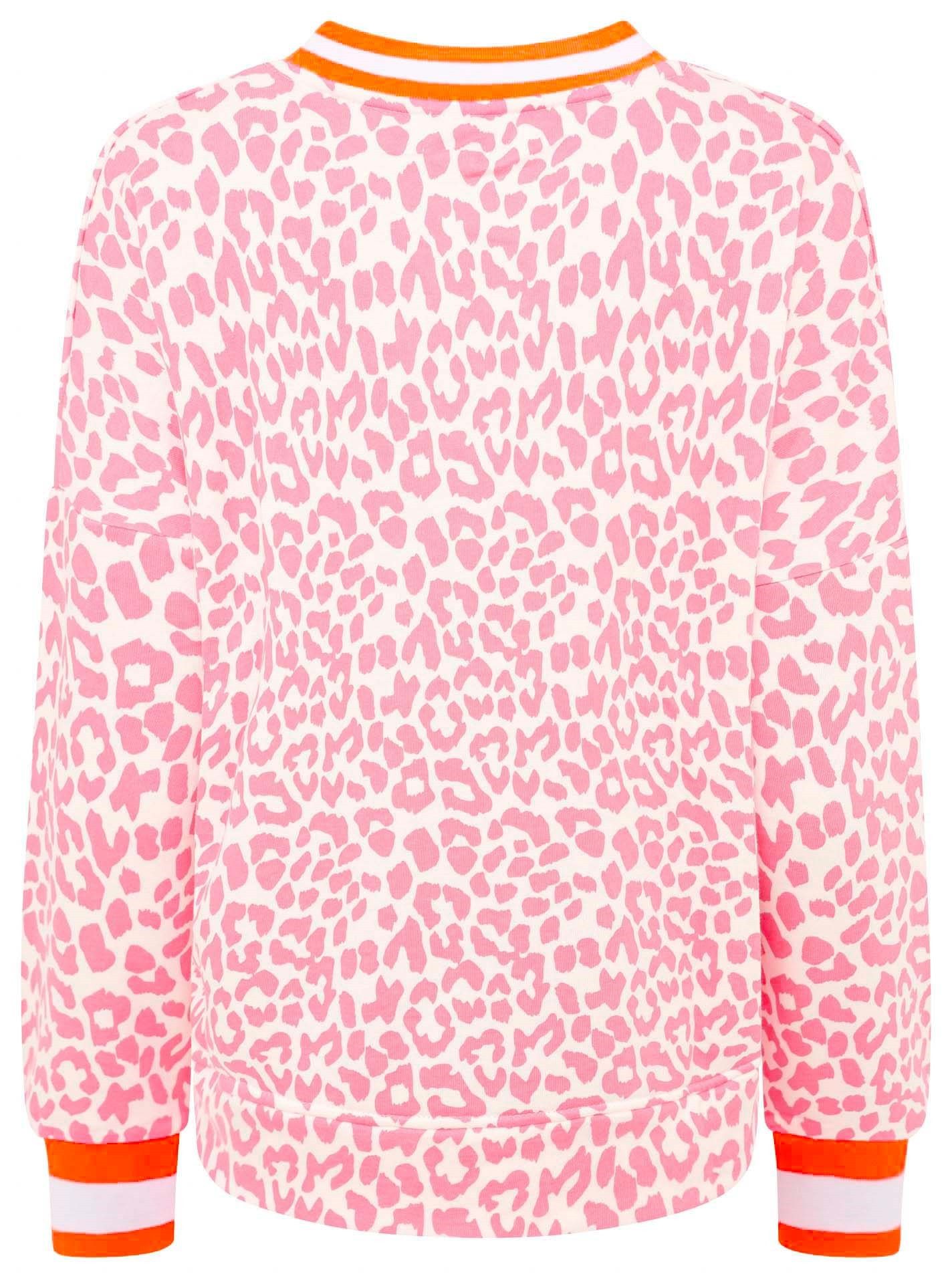 Zwillingsherz Sweatshirt "Leo Pastell" mit V-Ausschnitt, gestreiften Bündchen und WILD Applikation – Bild 4 von 5