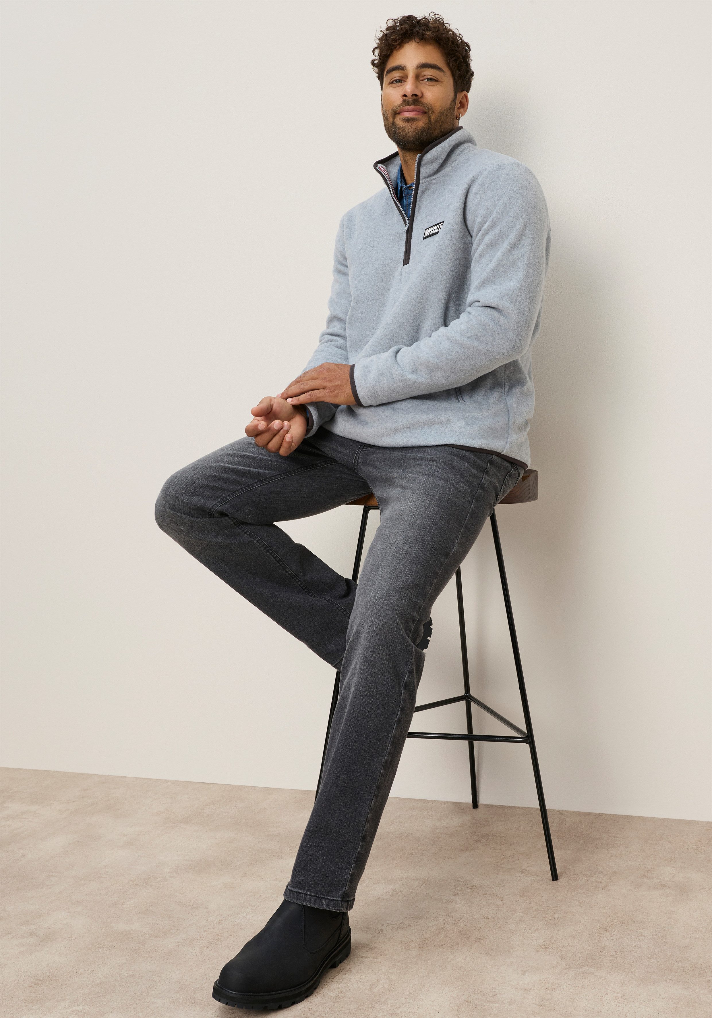 Zum Outfit 12