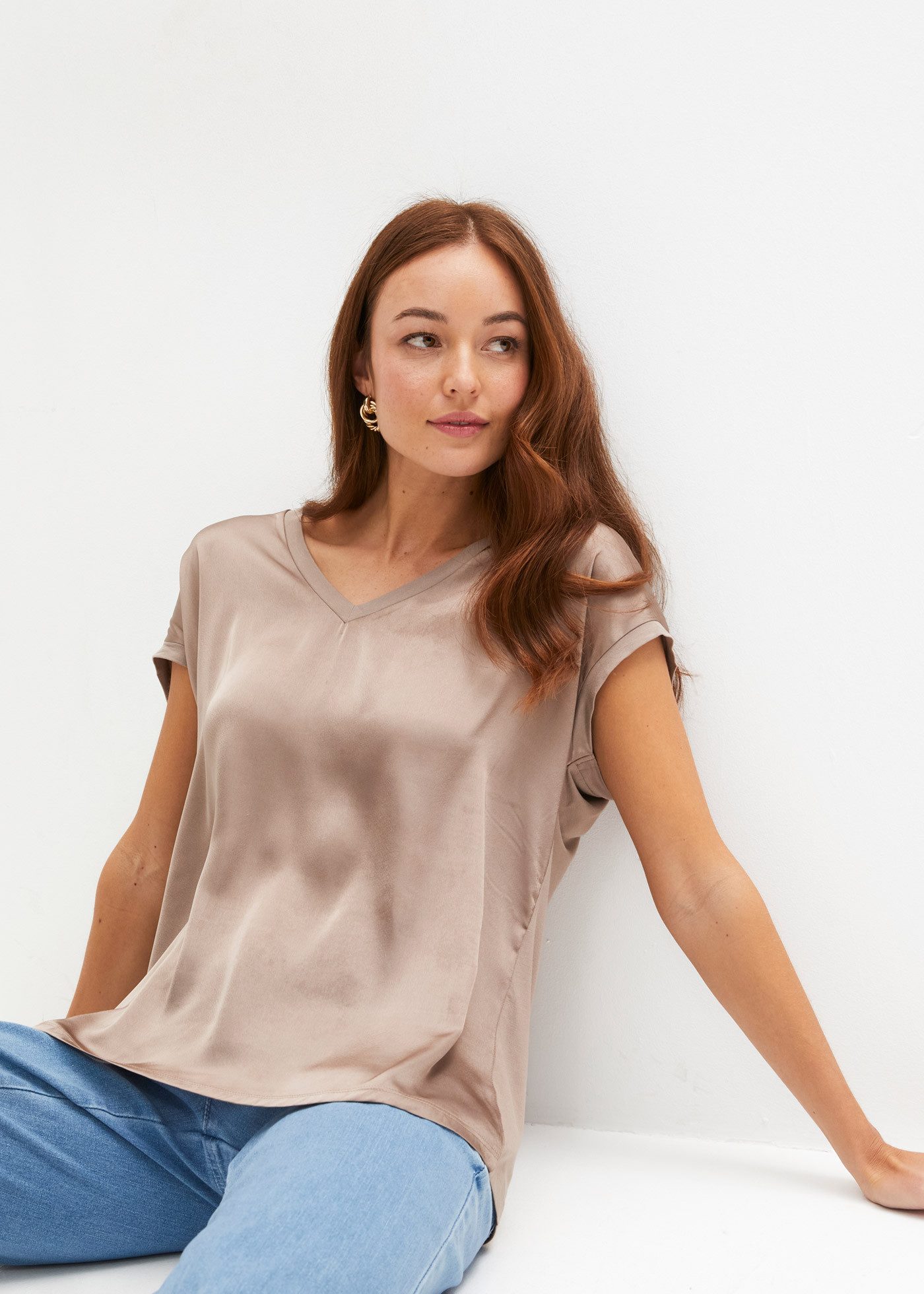 bonprix Blusenshirt Oversize Passform, Kurzarm, Vorderteil aus Satin