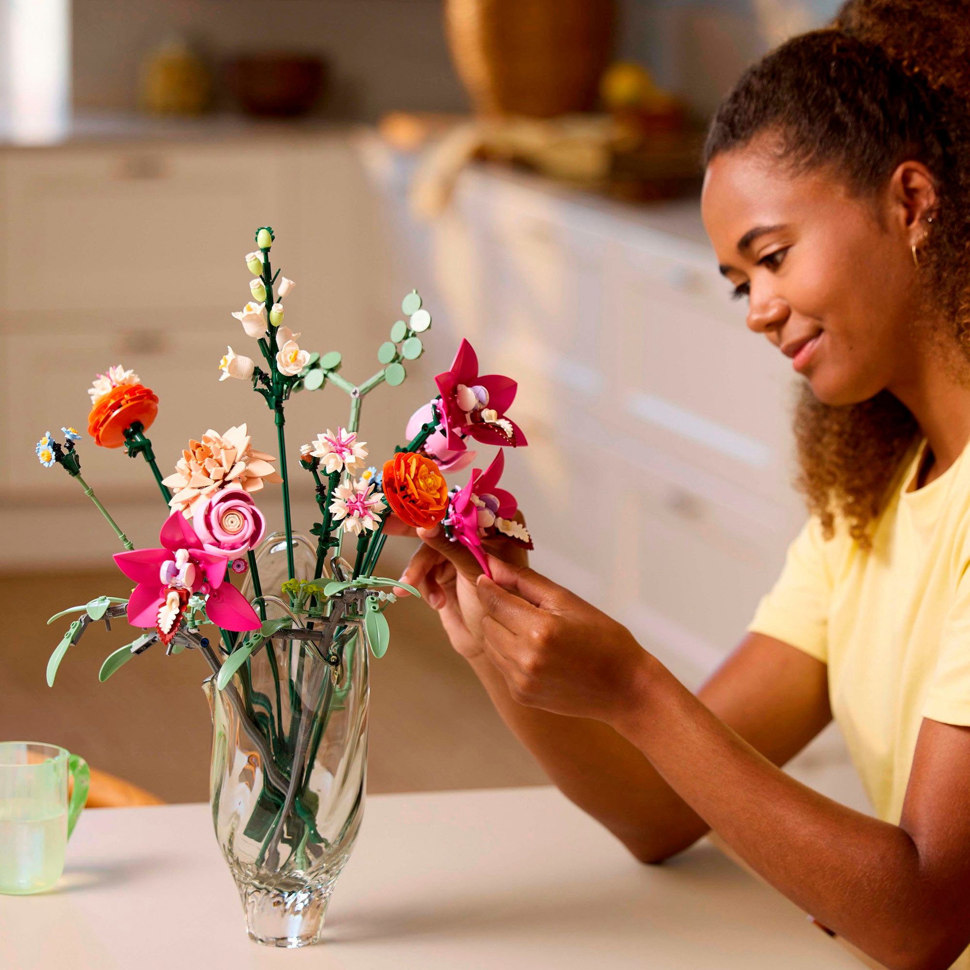 LEGO® Schöner Rosafarbener Blumenstrauß (10342), LEGO günstig online kaufen