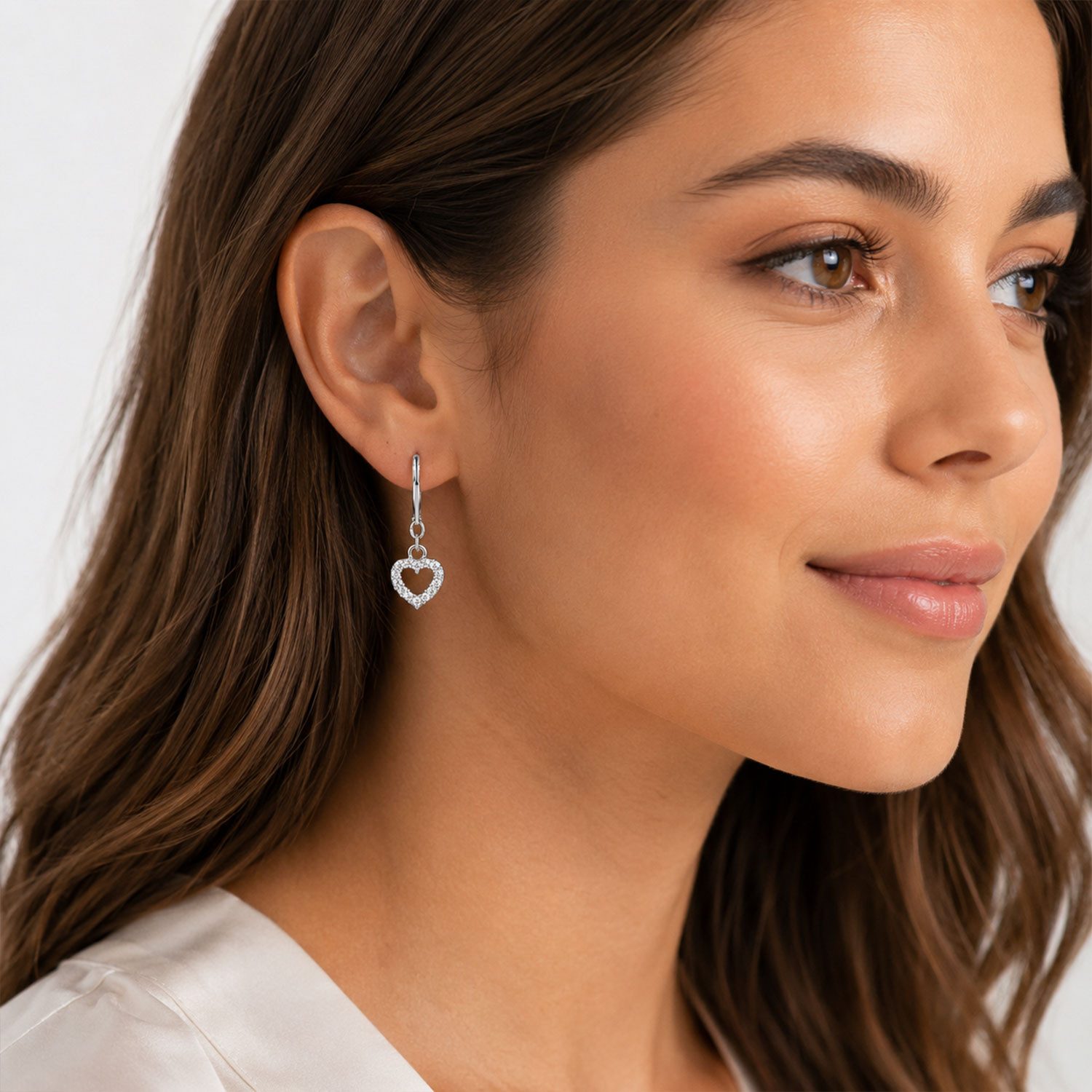 LUISIA® Paar Ohrhänger Herz 'Evie' mit Kristallen von Swarovski®, Krista – Bild 4 von 5