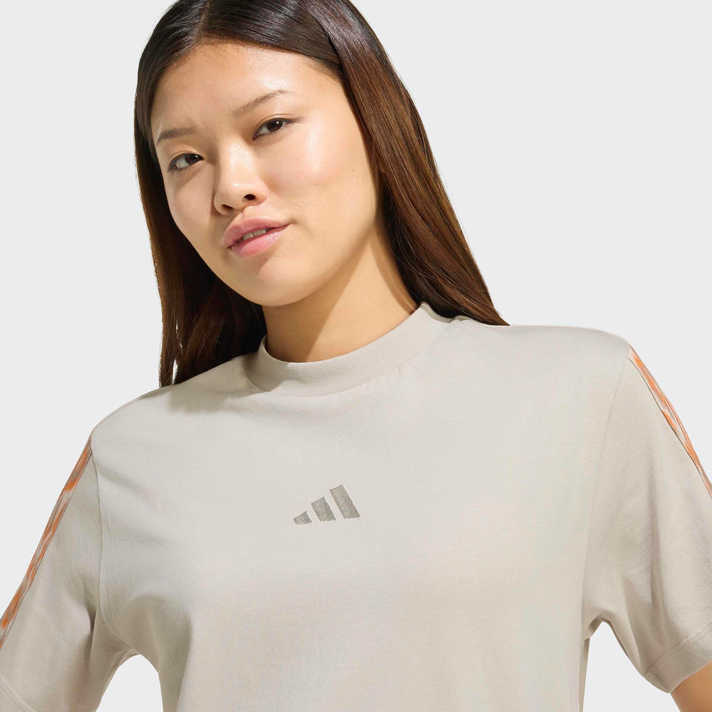 adidas Sportswear T-Shirt W AOP 3S T INF mit sportlichem Stil, ohne Verschluss, aus Baumwolle