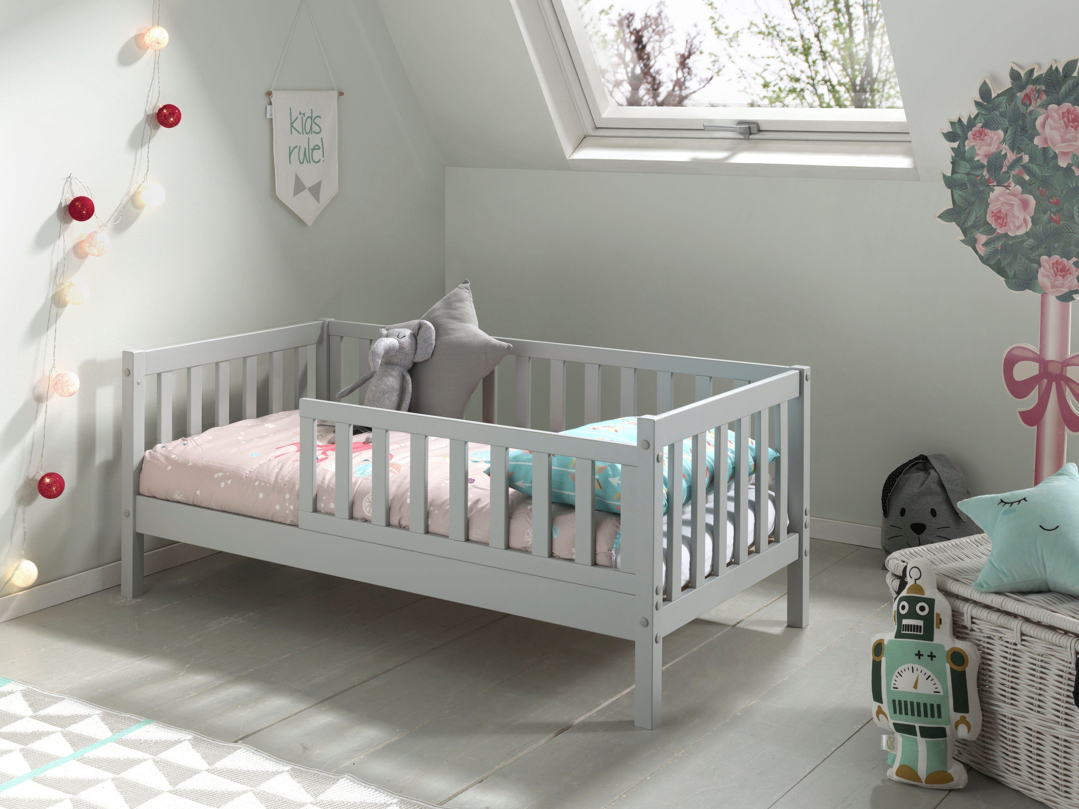 Vipack Kinderbett Junior, Kiefermassiv mit umlaufenden Sprossengitter und Rolllattenrost (B/H/T ca. 148x60x76cm, mit niedrigem Betteinstieg), wahlweise in 2 Farben, mit oder ohne Schublade