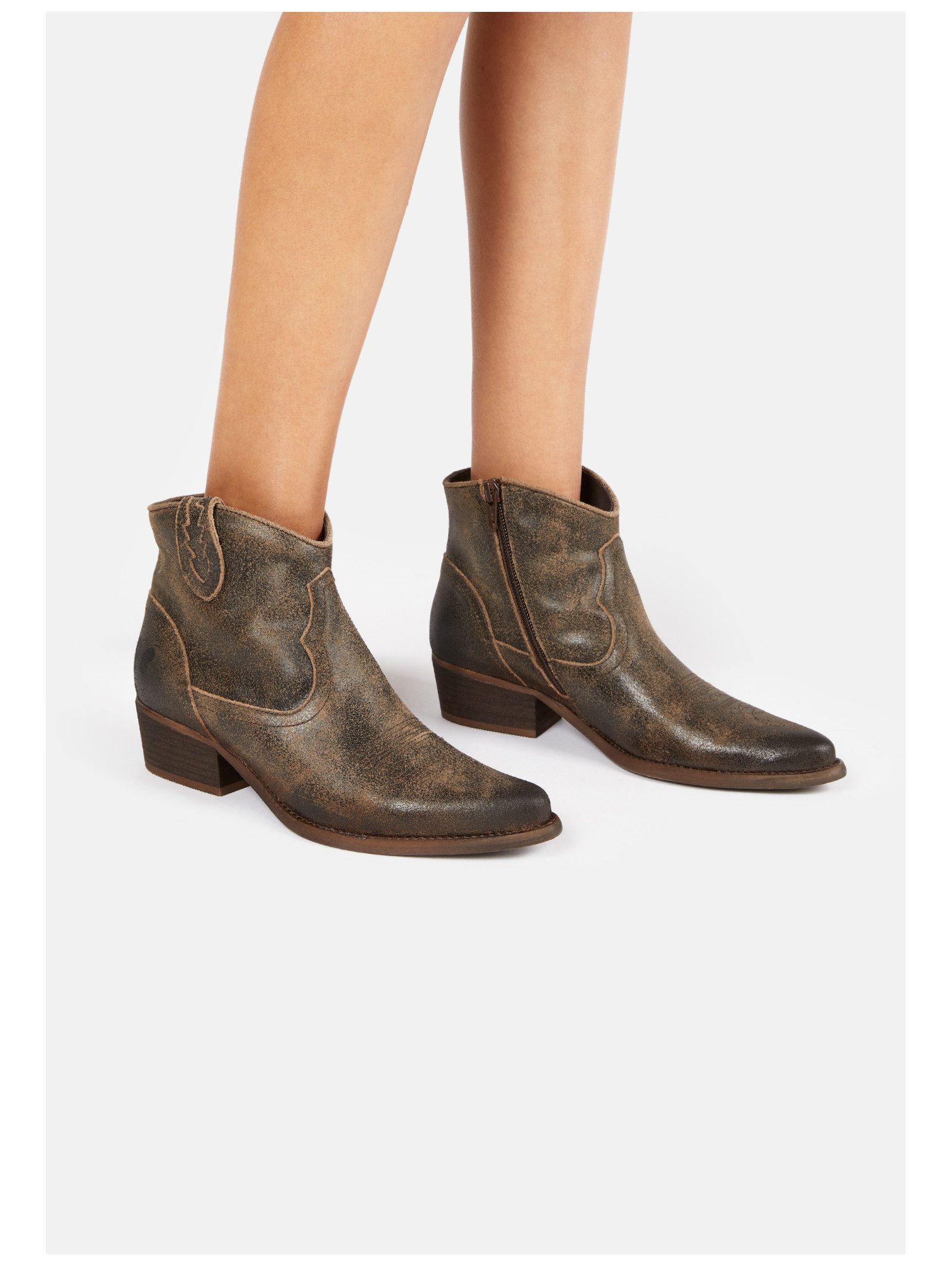 Felmini Stiefelette Leder . Cowboy Stiefelette