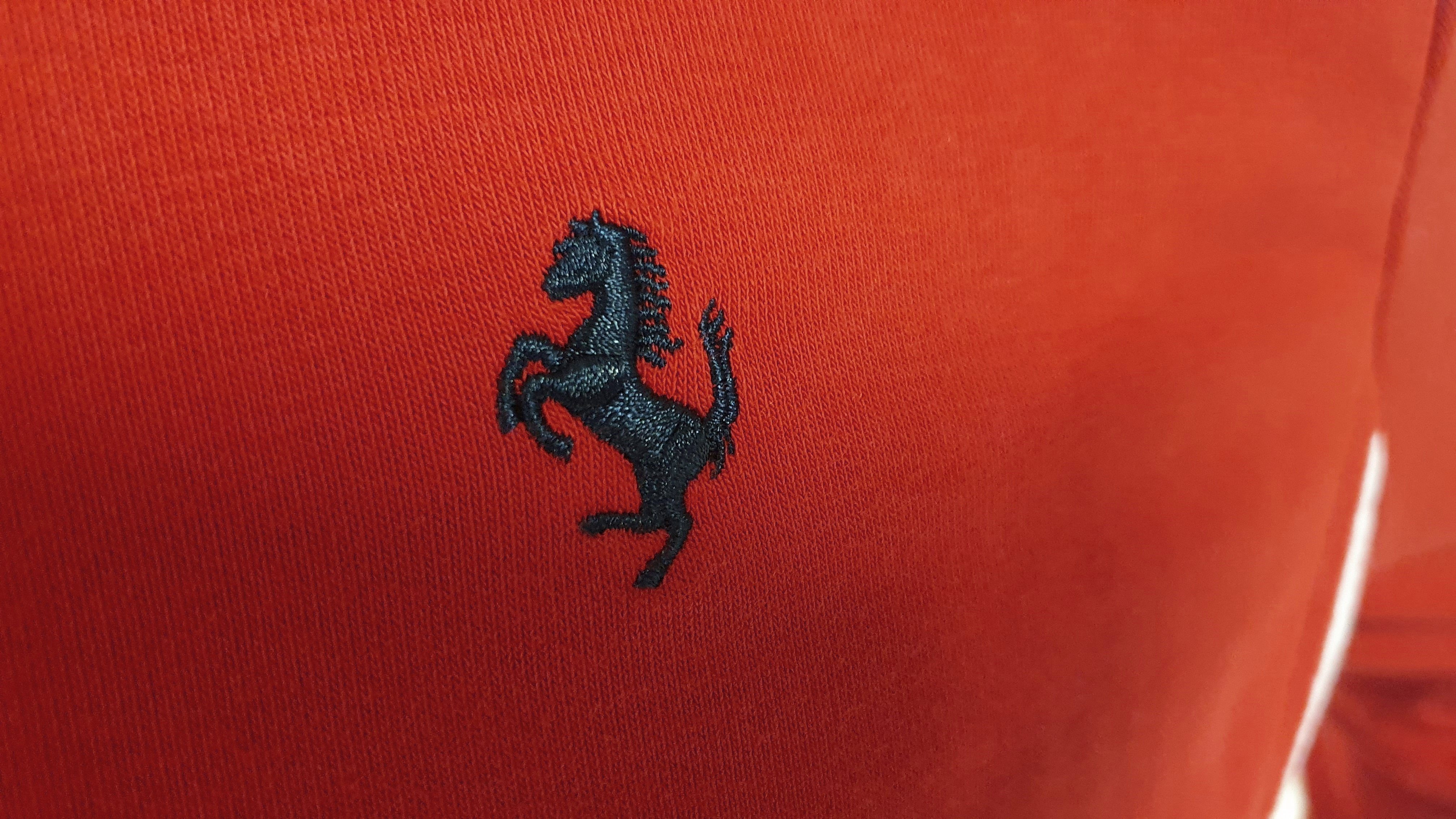 Ferrari Sweatjacke Offiziell Damen Full Zip 60er America Red Retro Motorsport im sportlichem Design