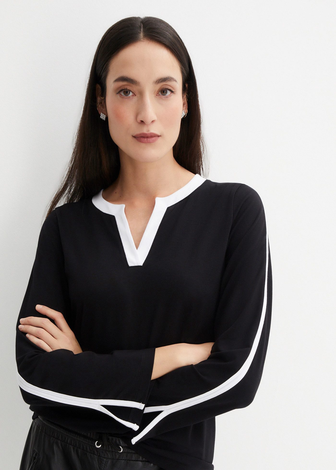 bonprix Langarmshirt bequeme Passform, Langarm-Design, mit kontrastfarbigen günstig online kaufen