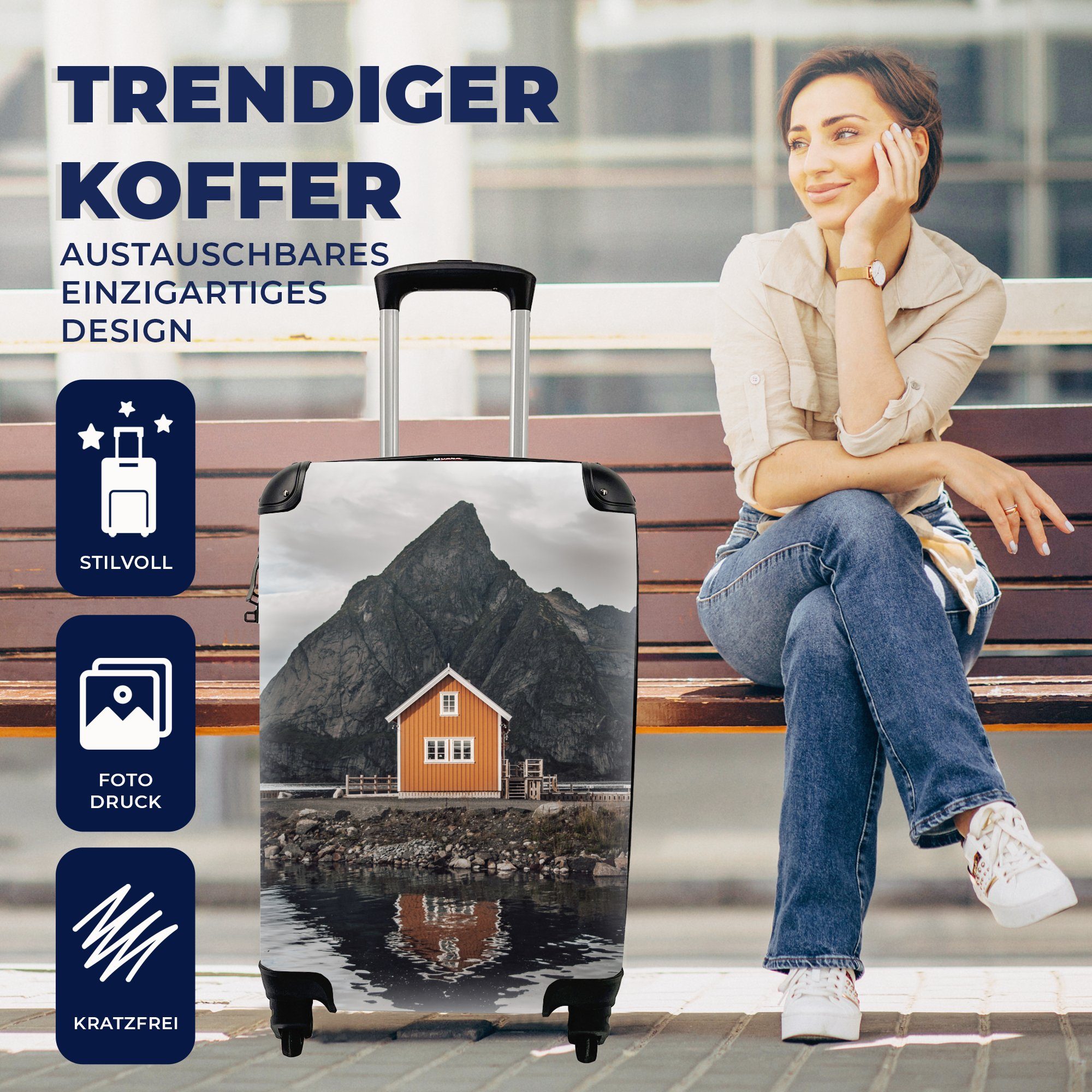Holzhaus für Reisekoffer Handgepäck Ferien, mit Trolley, auf Reisetasche Handgepäckkoffer 4 den Rollen, MuchoWow Lofoten, rollen,