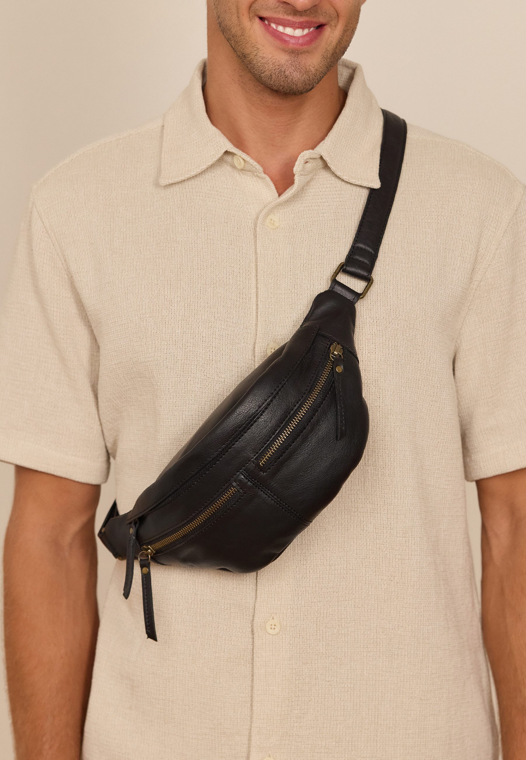 Gusti Leder Gürteltasche Gusti Leder Gürteltasche Acton (1-tlg) – Bild 5 von 5