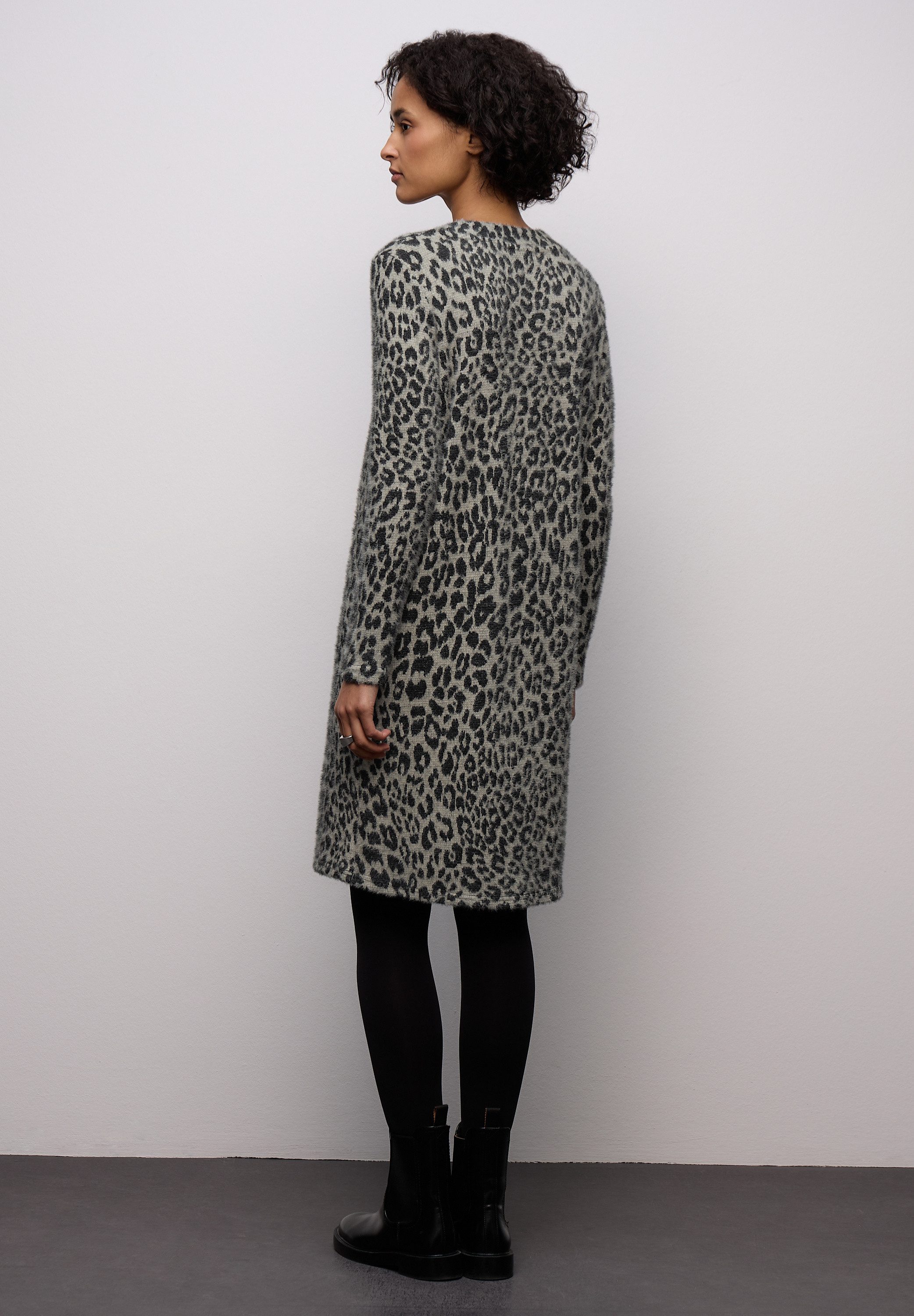 STREET ONE Strickkleid in knielanger Federgarn-Optik, mit modischem Muster