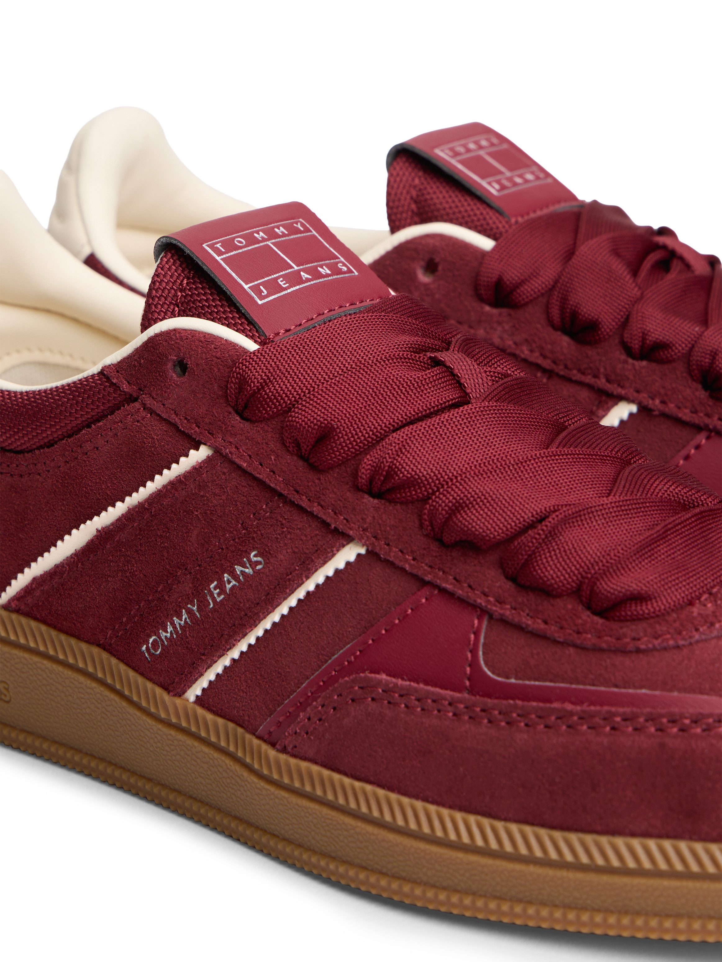 Tommy Jeans THE GREENWICH EDGE SUEDE Plateausneaker Freizeitschuh, Halbschuh, Schnürschuh mit gepolstertem Schaftrand