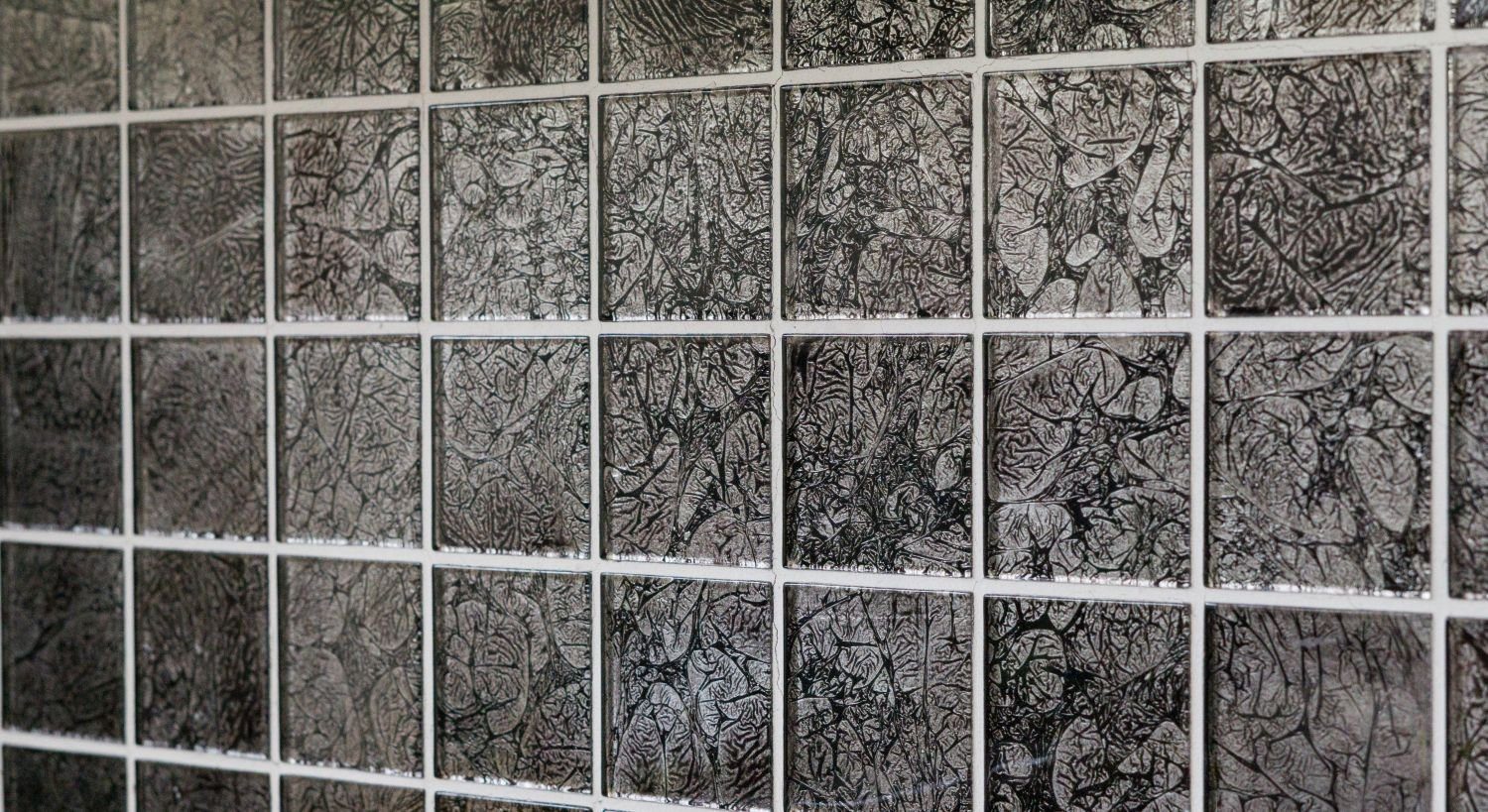 Matten Mosaikfliesen glänzend / Mosani schwarz Glasmosaik Crystal 10 Mosaikfliesen