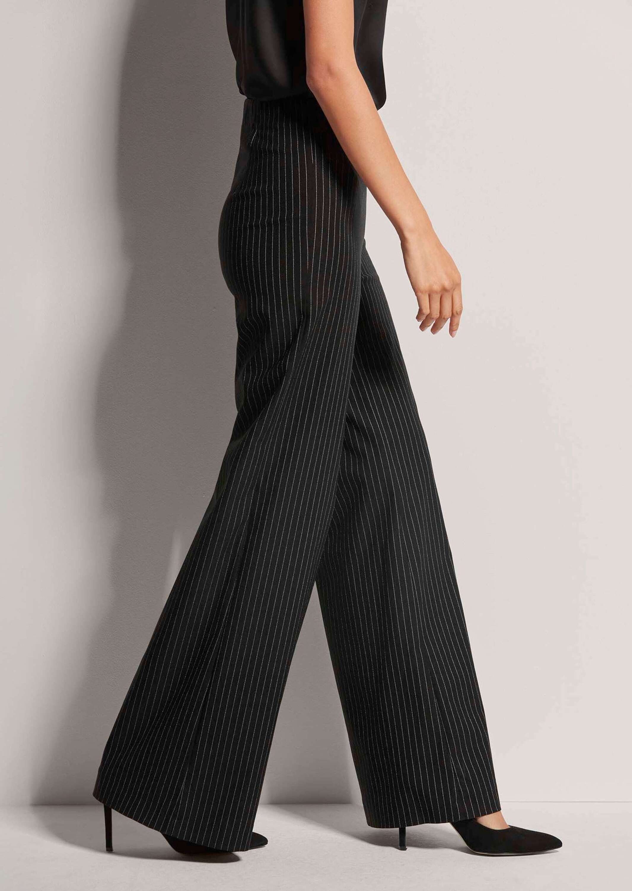 MADELEINE Stoffhose Schlupfhose in ausgestellter Form