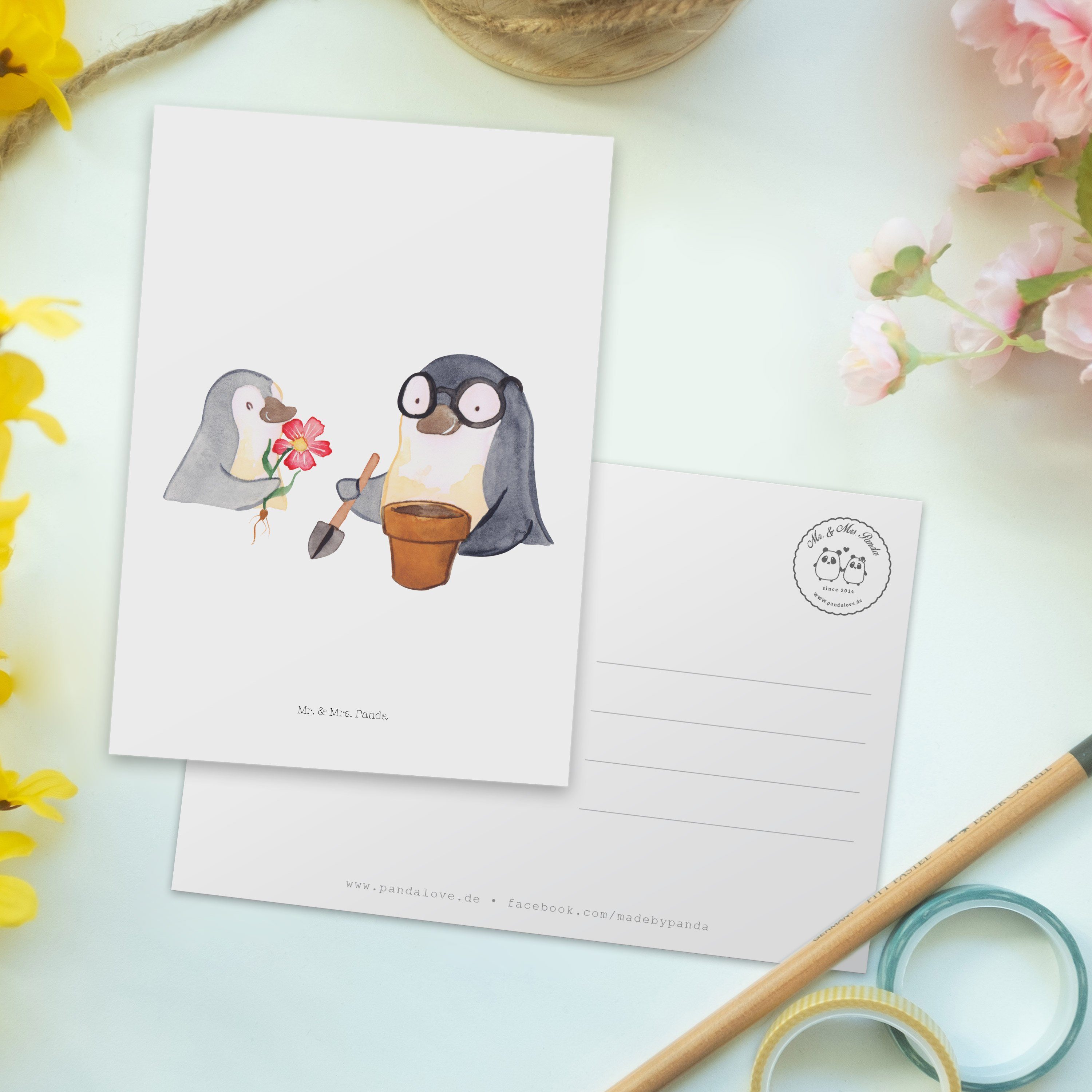 Mr. & Mrs. Panda Postkarte Pinguin Opa Blumen pflanzen - Weiß - Geschenk, Mama, Großvater, Gärtn
