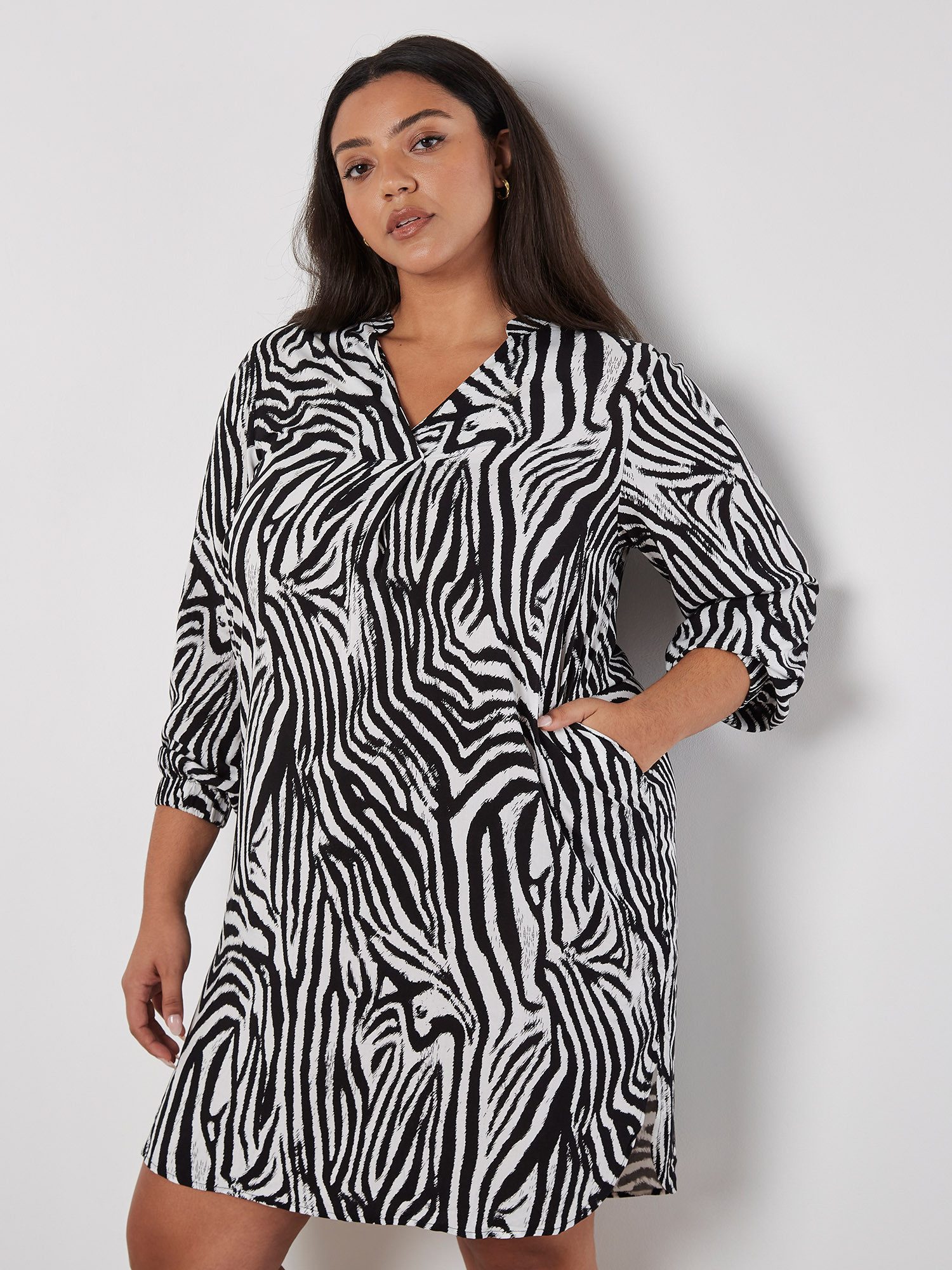 Apricot Druckkleid im Zebra-Look mit V-Ausschnitt günstig online kaufen