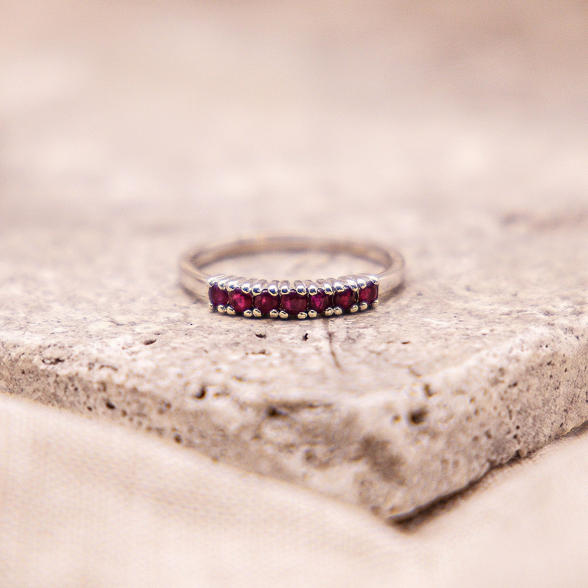 Fascination by Ellen K. Fingerring Gold 375 mit echten Rubinen