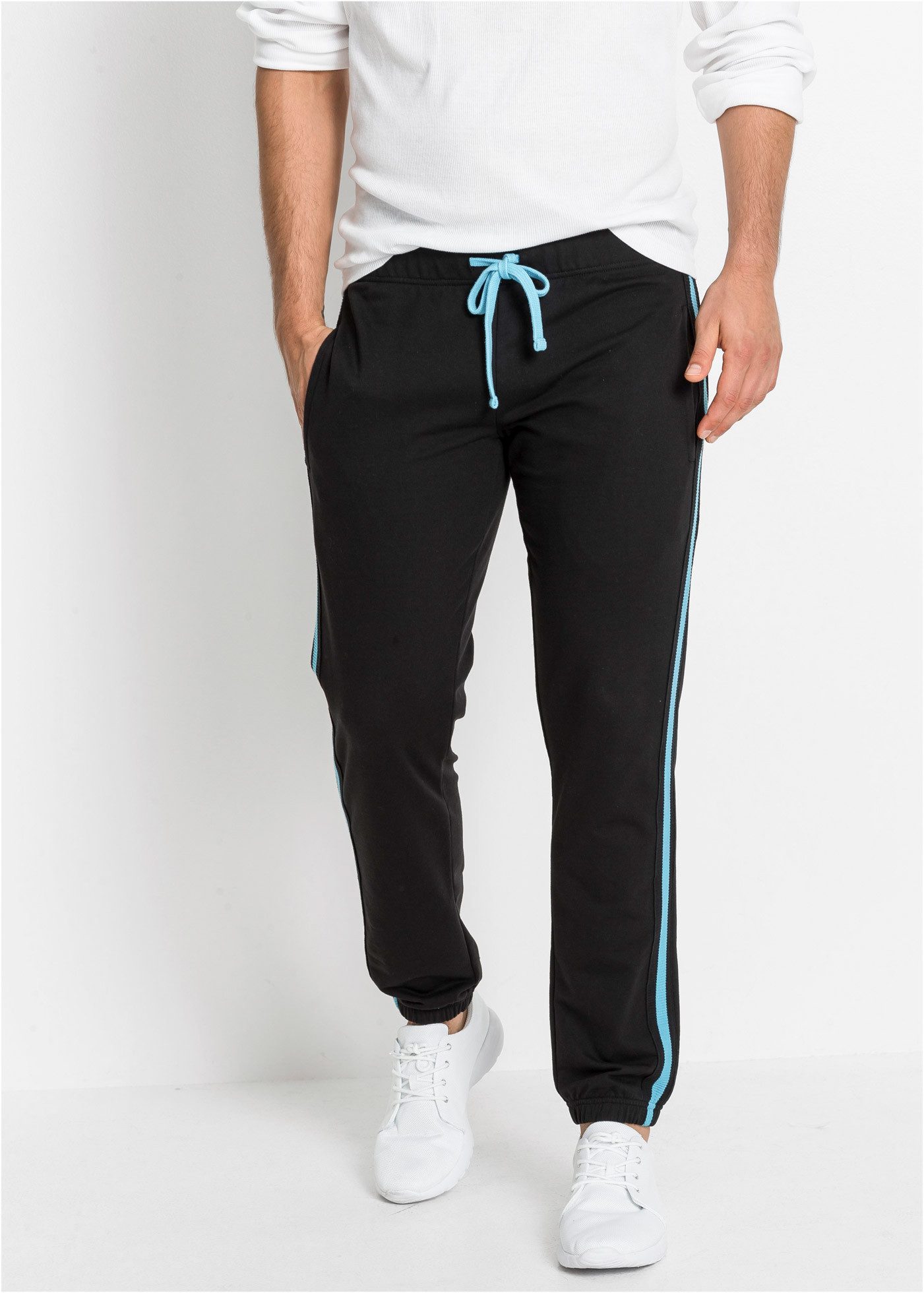 bonprix Jogginghose aus Baumwolle und Polyester, mit vollelastischem Bund, Regular Fit