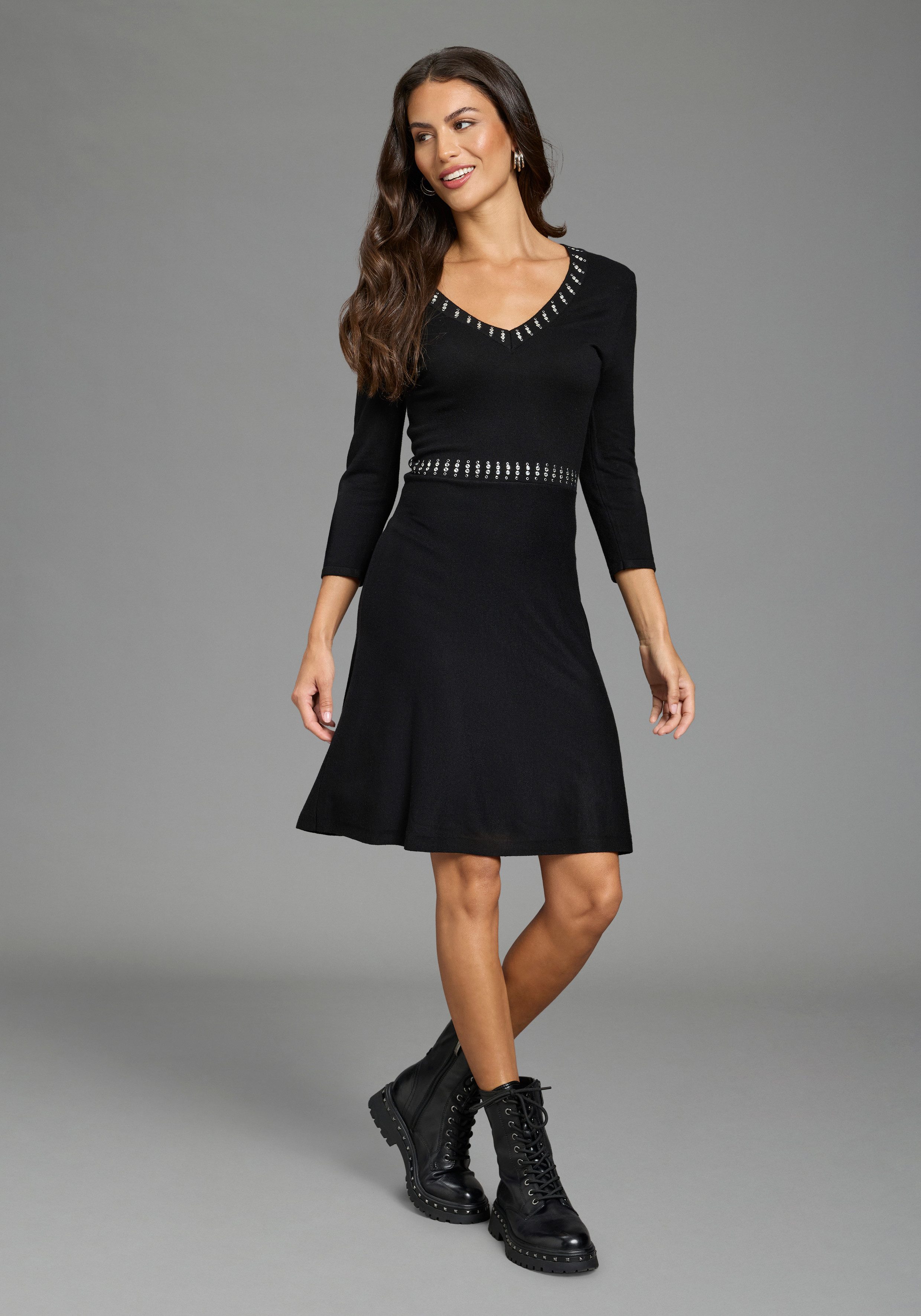 Melrose Strickkleid feminines Mini Kleid mit ausgestelltem Rock und V-Neck – Bild 5 von 5