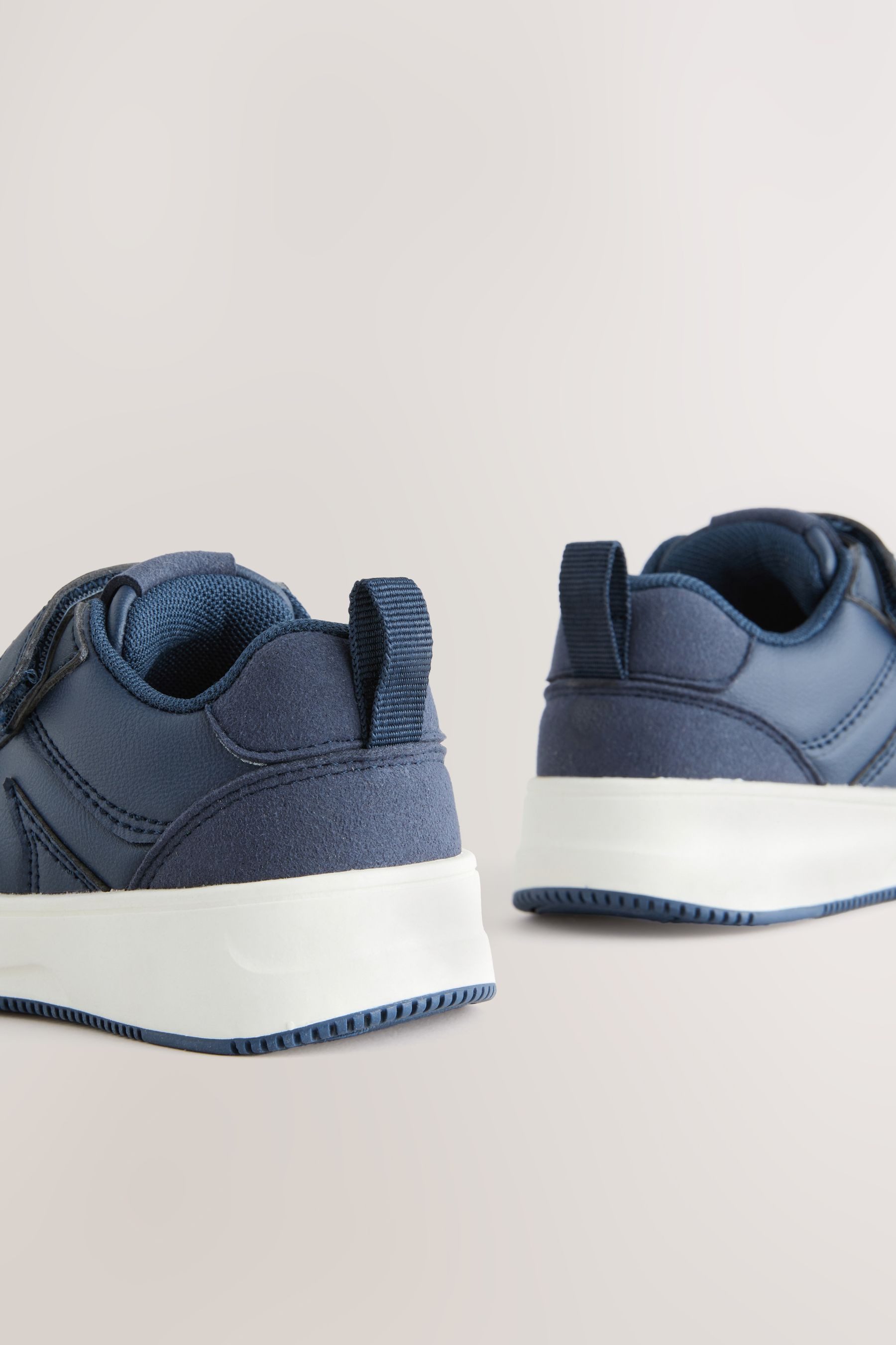 Next Sneaker mit doppeltem Klettverschluss - weit Sneaker (1-tlg)