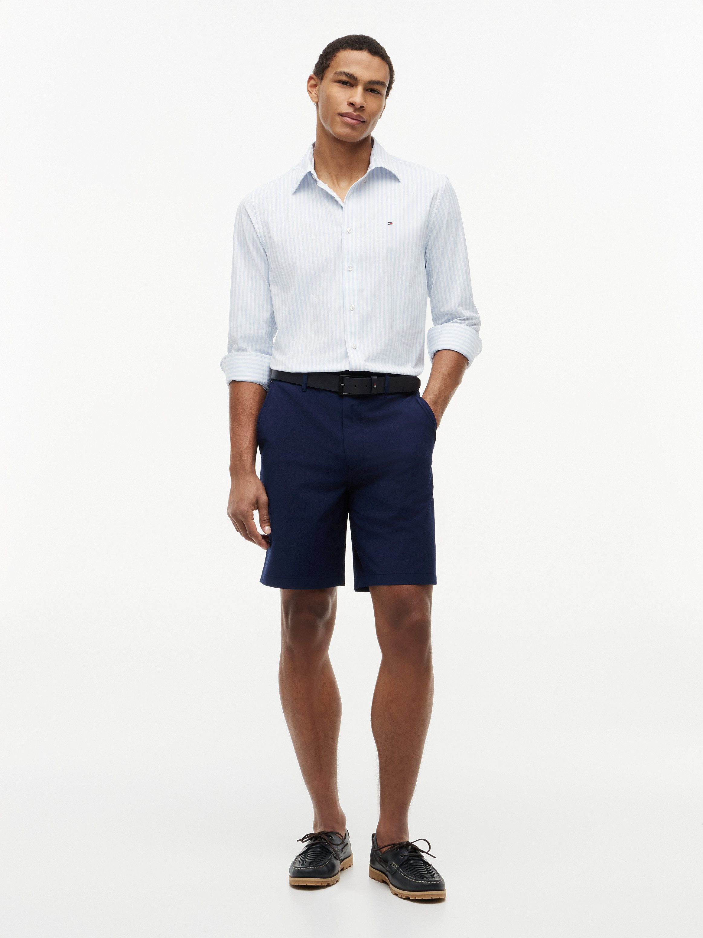 Tommy Hilfiger Chinoshorts DOVER mit Flag-Stickerei – Bild 4 von 5