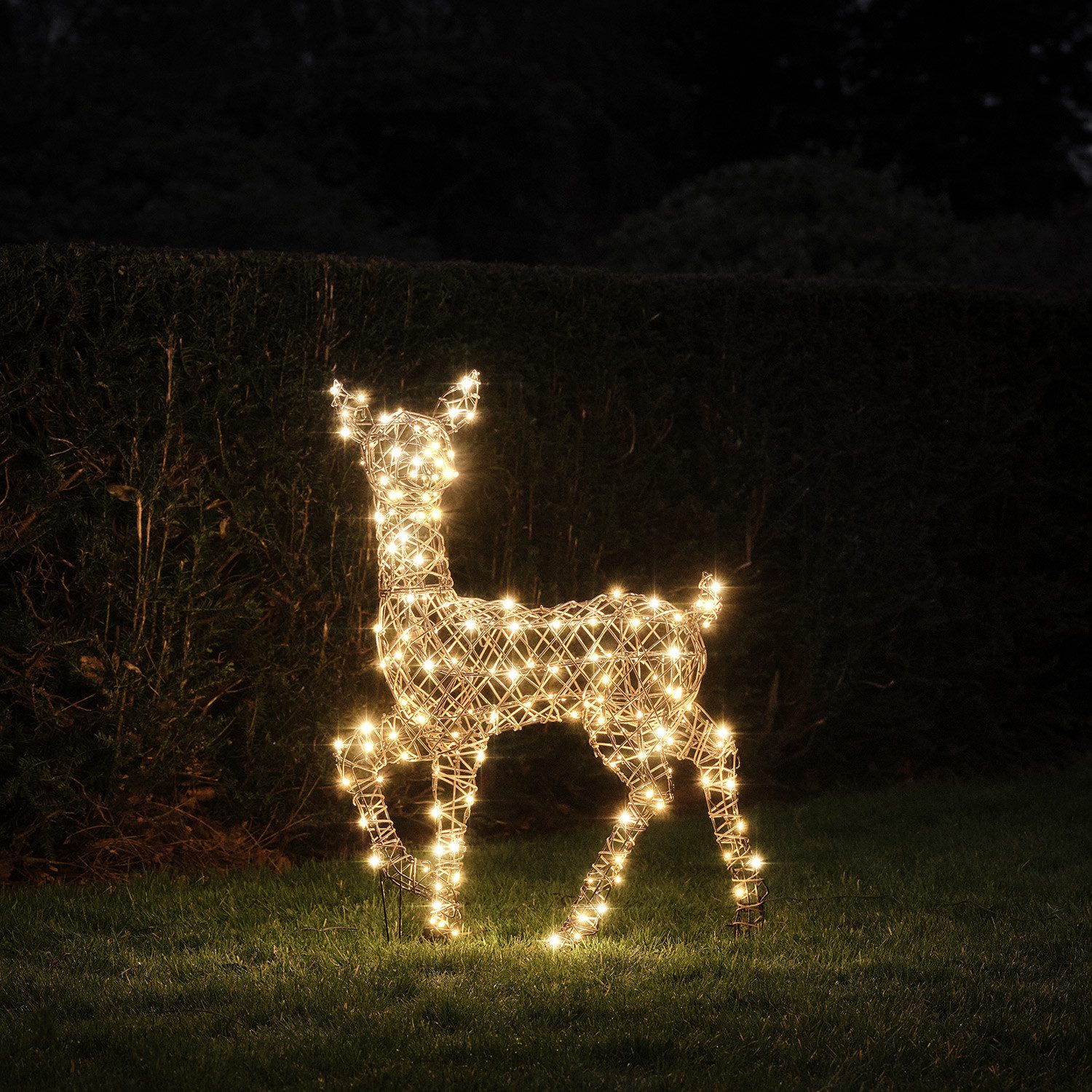 Lights4fun LED-Dekofigur LED‑Rentier Hirschkuh L Studley