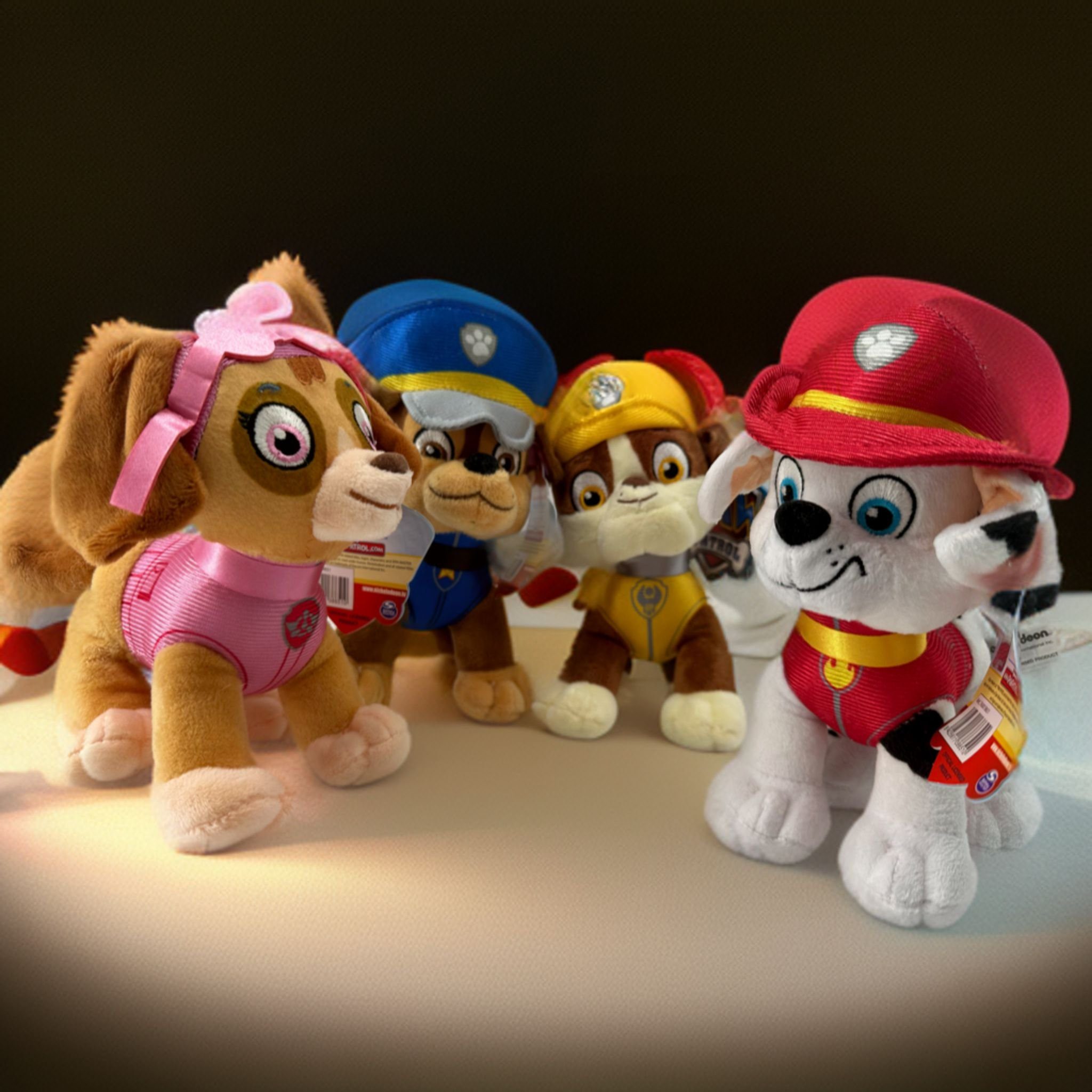 Nickelodeon Kuscheltier Plüsch Paw Patrol Kuscheltier Paw Patrol Plüschtier 35 cm Skye rosa (1-St), Super weicher Plüsch Stofftier Kuscheltier für Kinder zum spielen