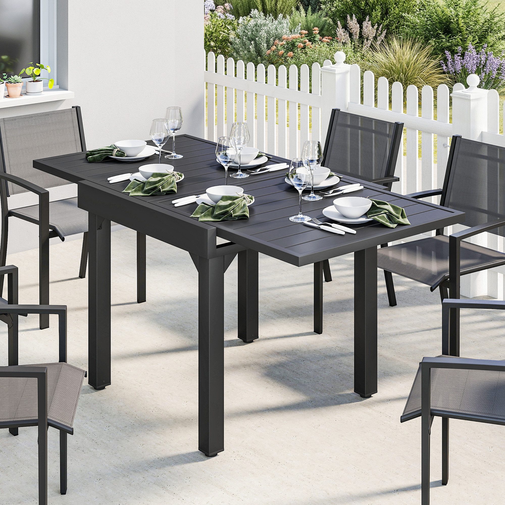 Gartentisch mit Lamellenplatte