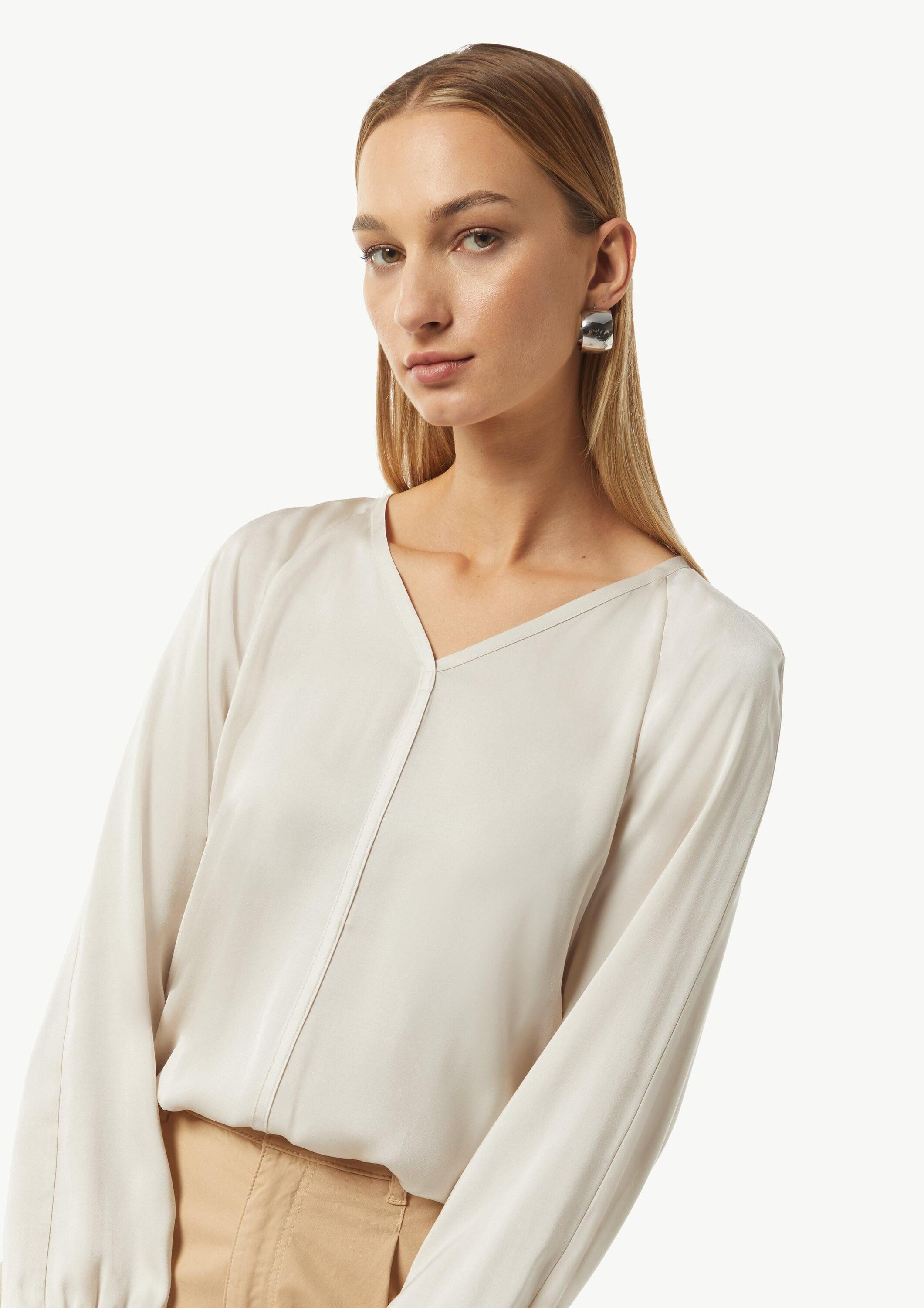 comma Langarmbluse Bluse Satinierte Bluse mit V-Ausschnitt