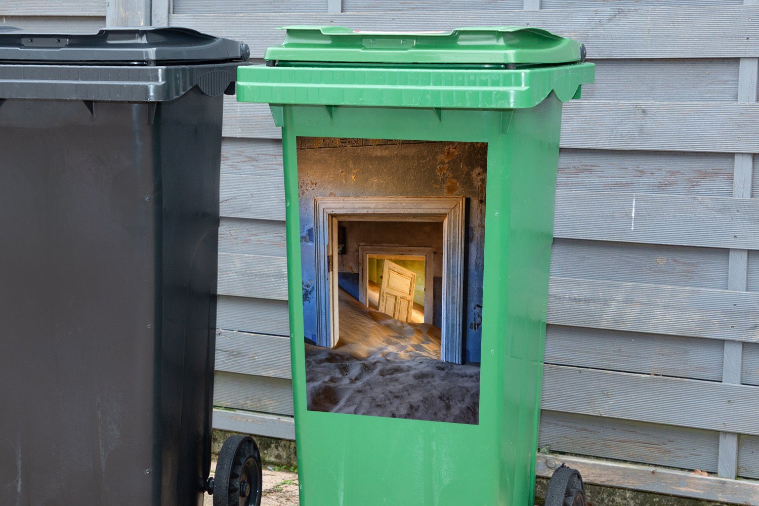 - MuchoWow St), - Wandsticker Sand Container, Mülleimer-aufkleber, Sticker, Abfalbehälter Tür (1 Mülltonne, Architektur - Wüste