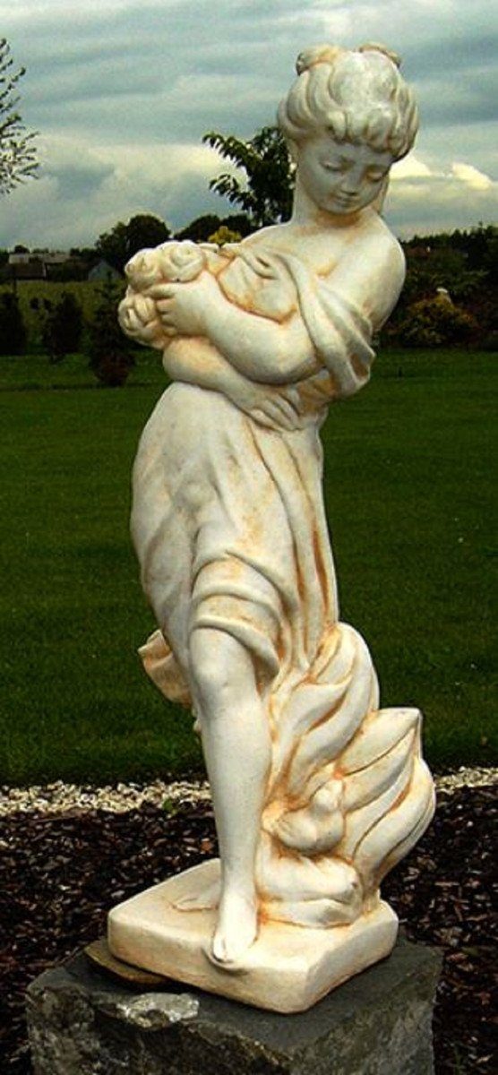 Casa Padrino Skulptur Jugendstil Gartendeko Skulptur Mädchen mit Blumenstrauß Sandfarben / Beige H. 121 cm - Garten & Terrassen Deko Accessoires