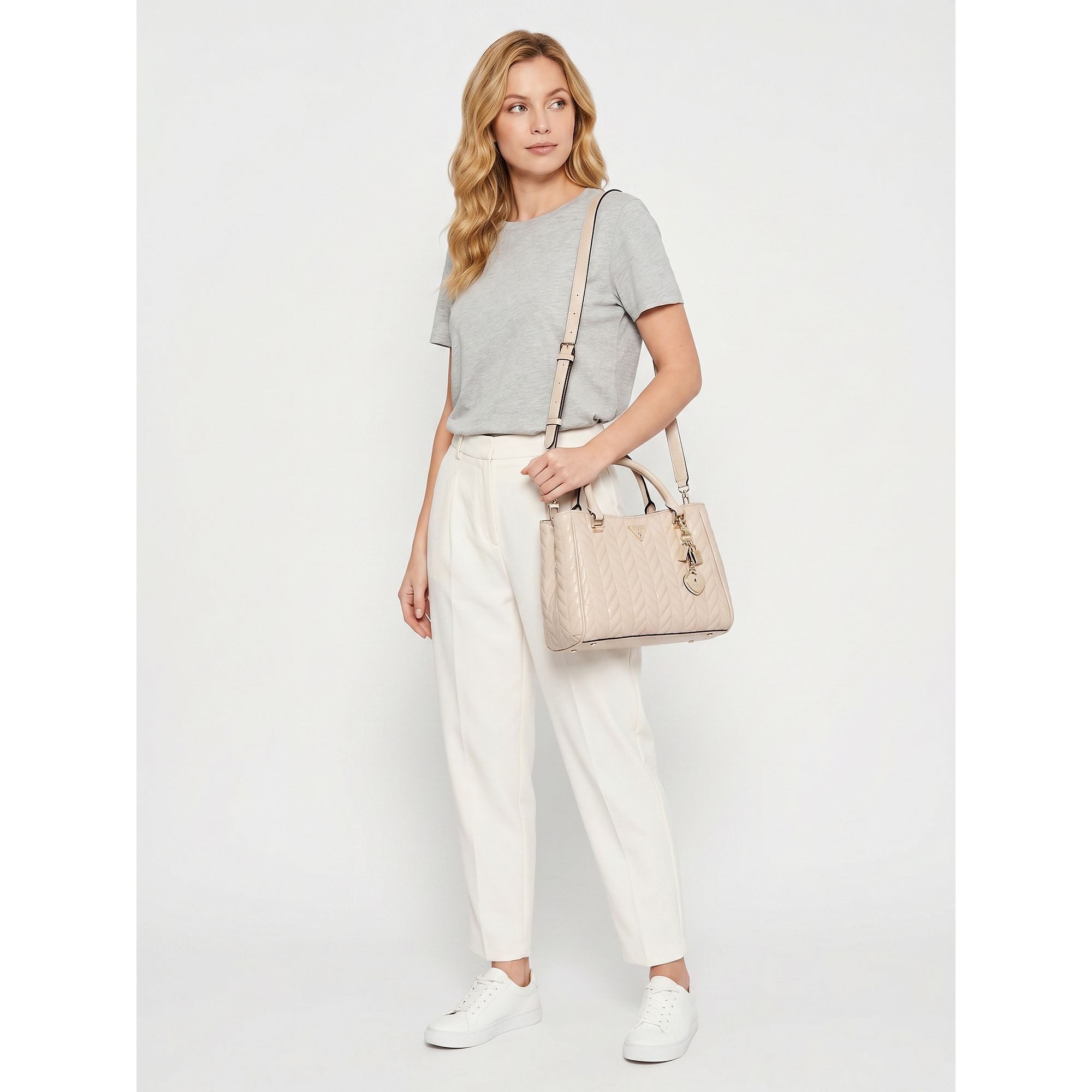 Guess Henkeltasche Stacey, Polyurethan