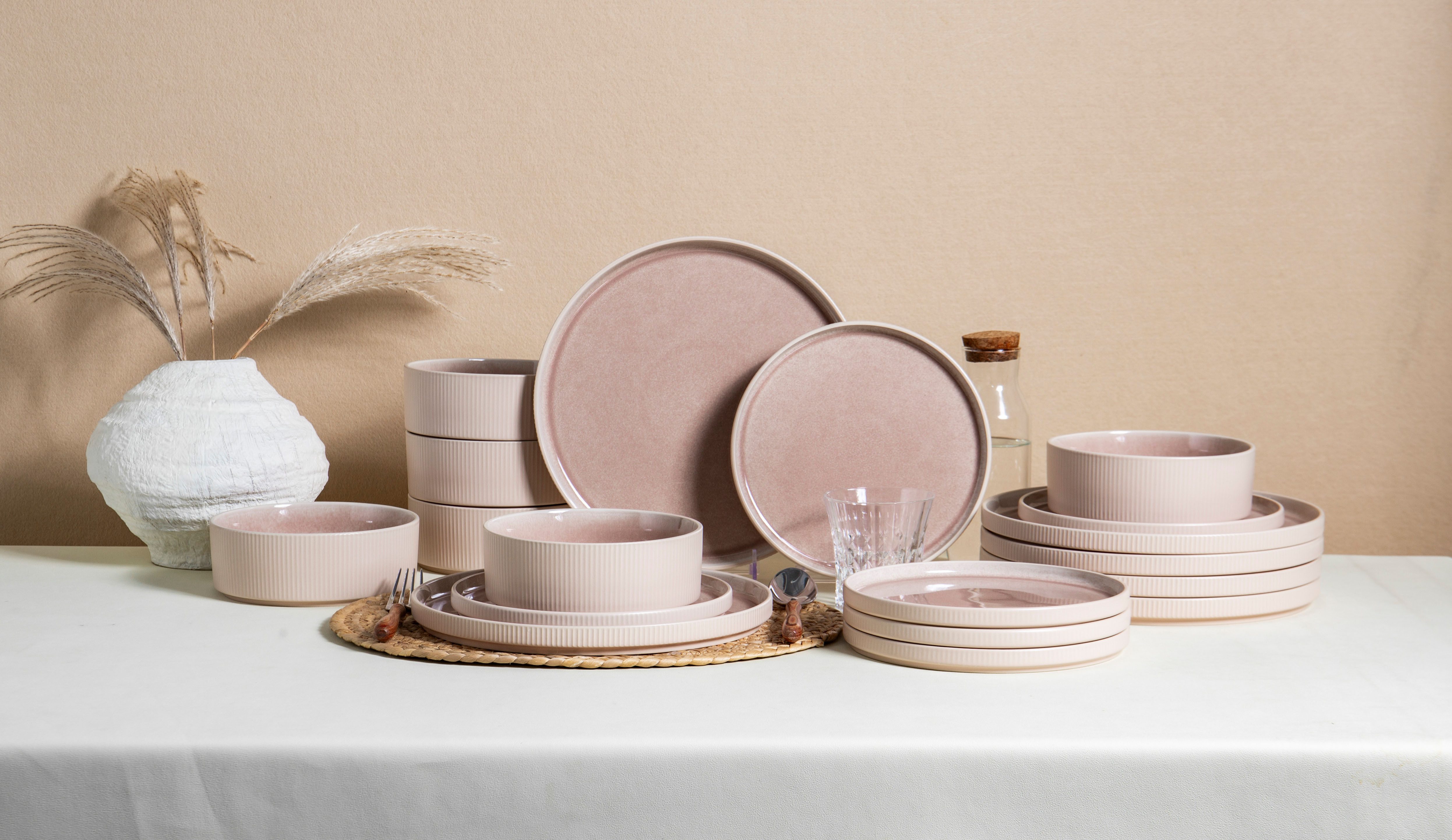 OTTO home Geschirr-Set Ylvii, außen matt, innen reaktiv glasiert (18-tlg), 6 Personen, Steinzeug, Riffeloptik, spülmaschinenfest und mikrowellengeeignet