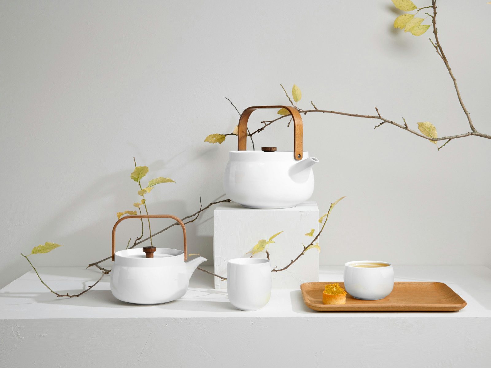 ASA SELECTION Teekanne Selection japandi Teekanne mit Holzgriff weiß 1,5l, 1.5 l, Geschirr