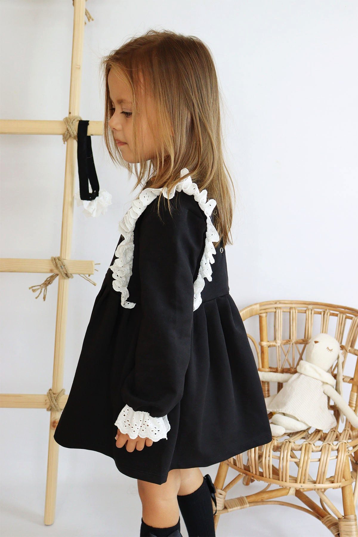 Parla Kids Kleid & Haarband Kleid Elena - Schwarzes Kleid mit Spitze, Rüschensaum und Haarband
