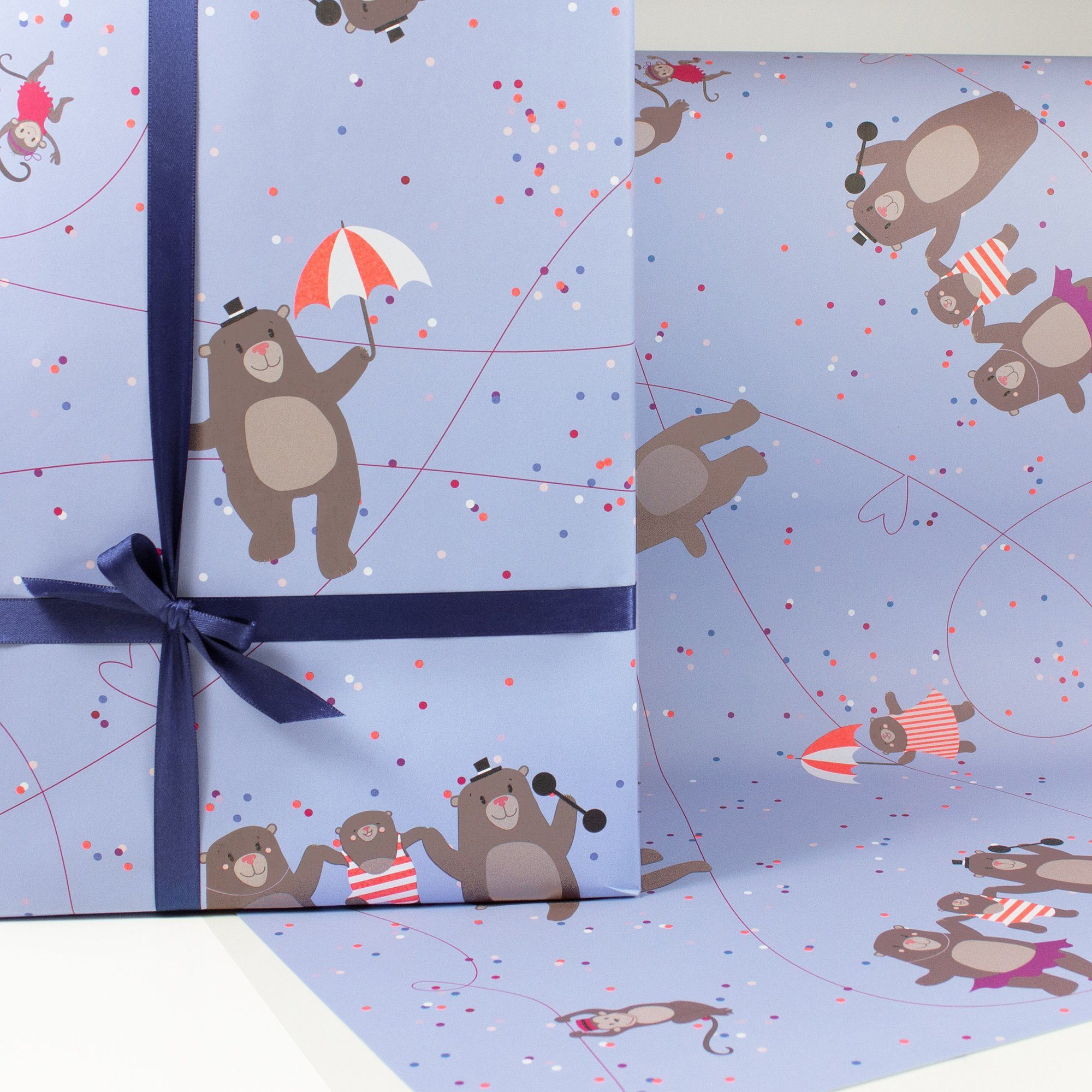 Bow & Hummingbird Geschenkpapier Geschenkpapier Circus Bears, 100% Recyclingpapier