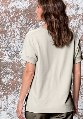 bianca Kurzarmshirt MINA mit angesagtem Details in absoluter Trendfarbe