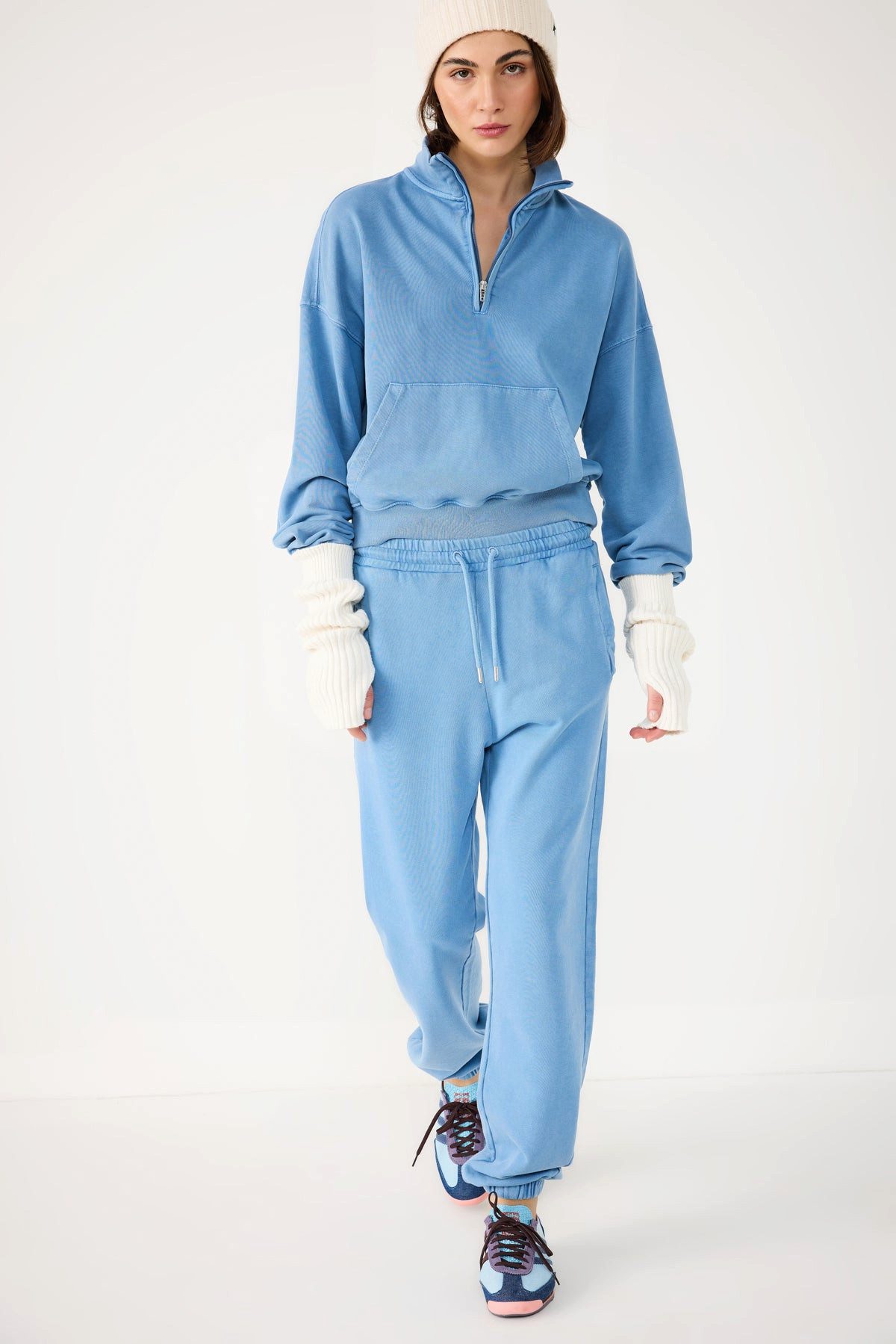 No Matter What Sweatponcho Jogginghose mit elastischem Bund