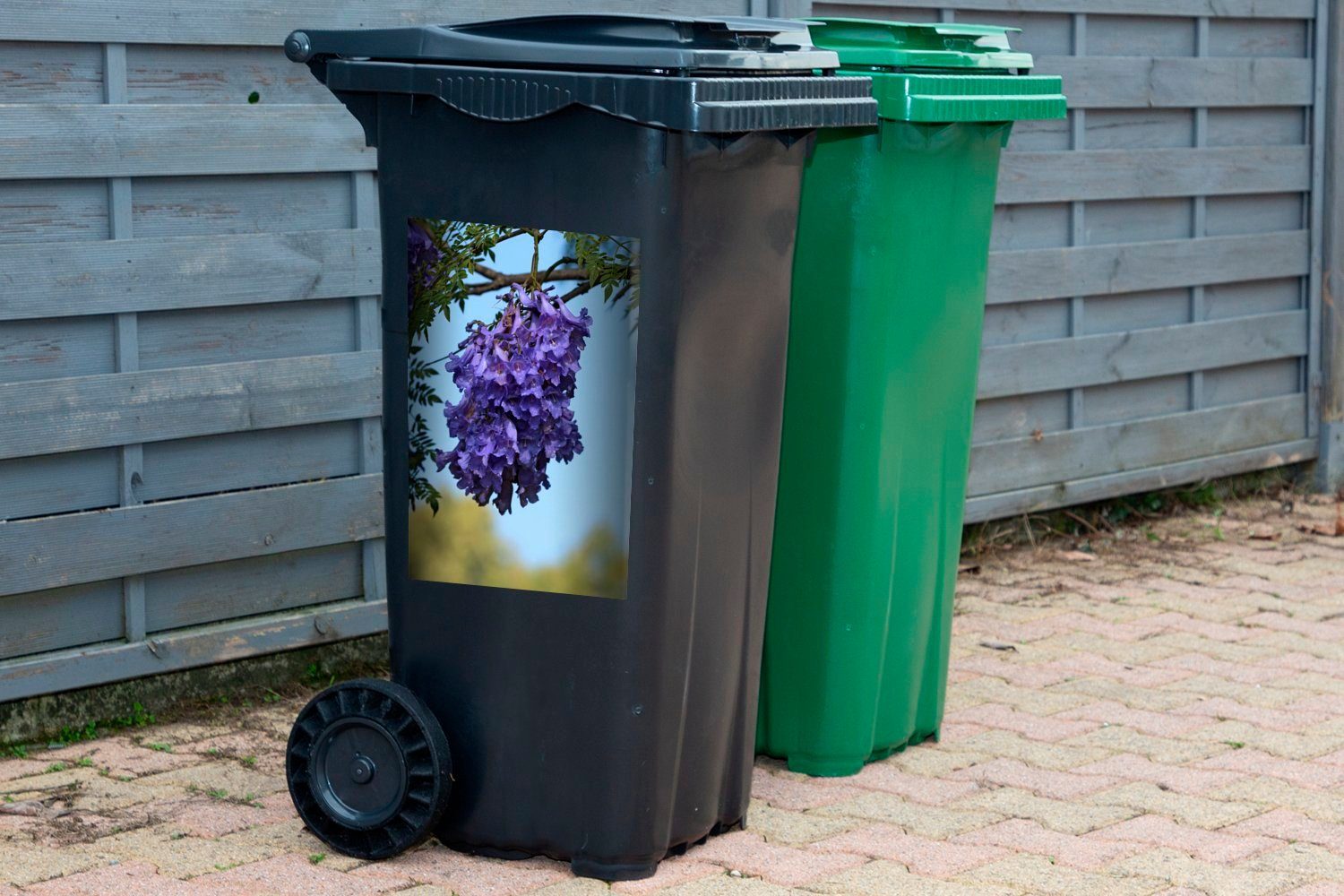 MuchoWow Wandsticker Nahaufnahme einer Jacaranda Sticker, Container, Mülltonne, Abfalbehälter Mülleimer-aufkleber, St), (1
