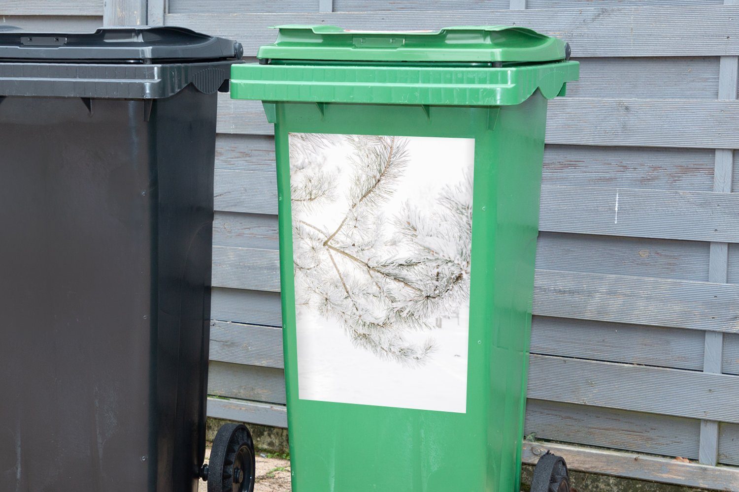 Sticker, Abfalbehälter Zweige - Wandsticker St), Schnee (1 Mülltonne, - Winter Container, Mülleimer-aufkleber, MuchoWow