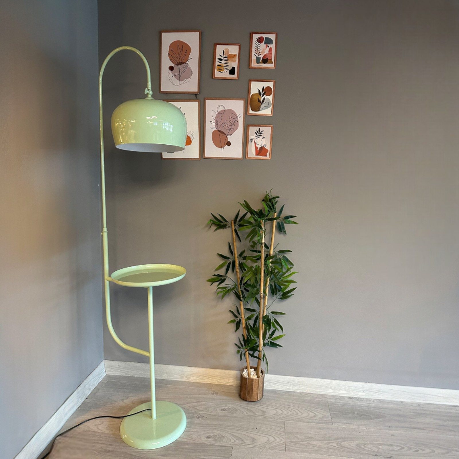 Bamyum Stehlampe Rote Stehleuchte Moderne Metallleuchte mit Beweglichem Kopfteilständer, ohne Leuchtmittel, E27, verstellbarer Lampenschirm, Stehluchte mit Ablage