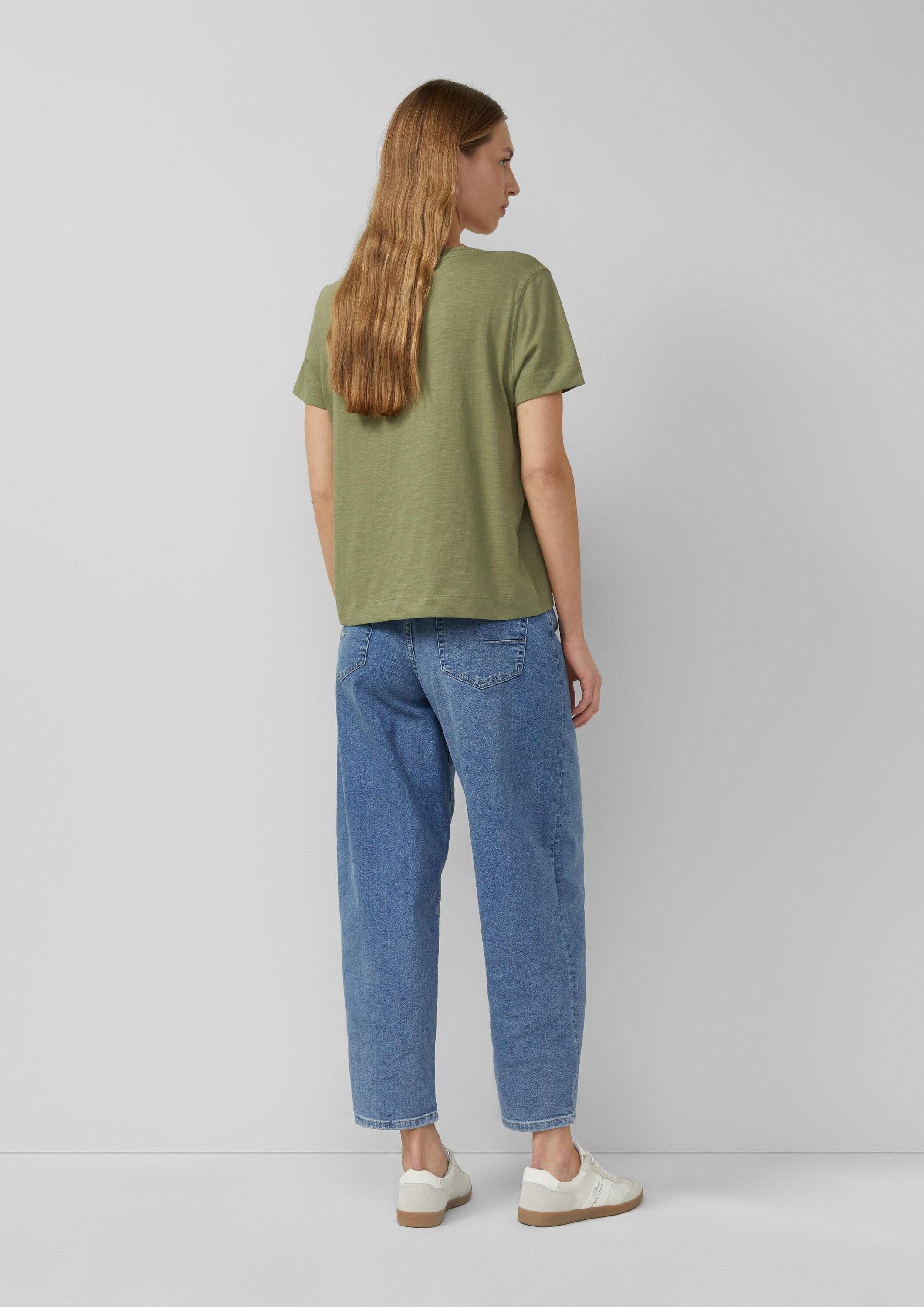 s.Oliver Kurzarmshirt T-Shirt Flammgarn-T-Shirt mit Ausschnitt-Detail