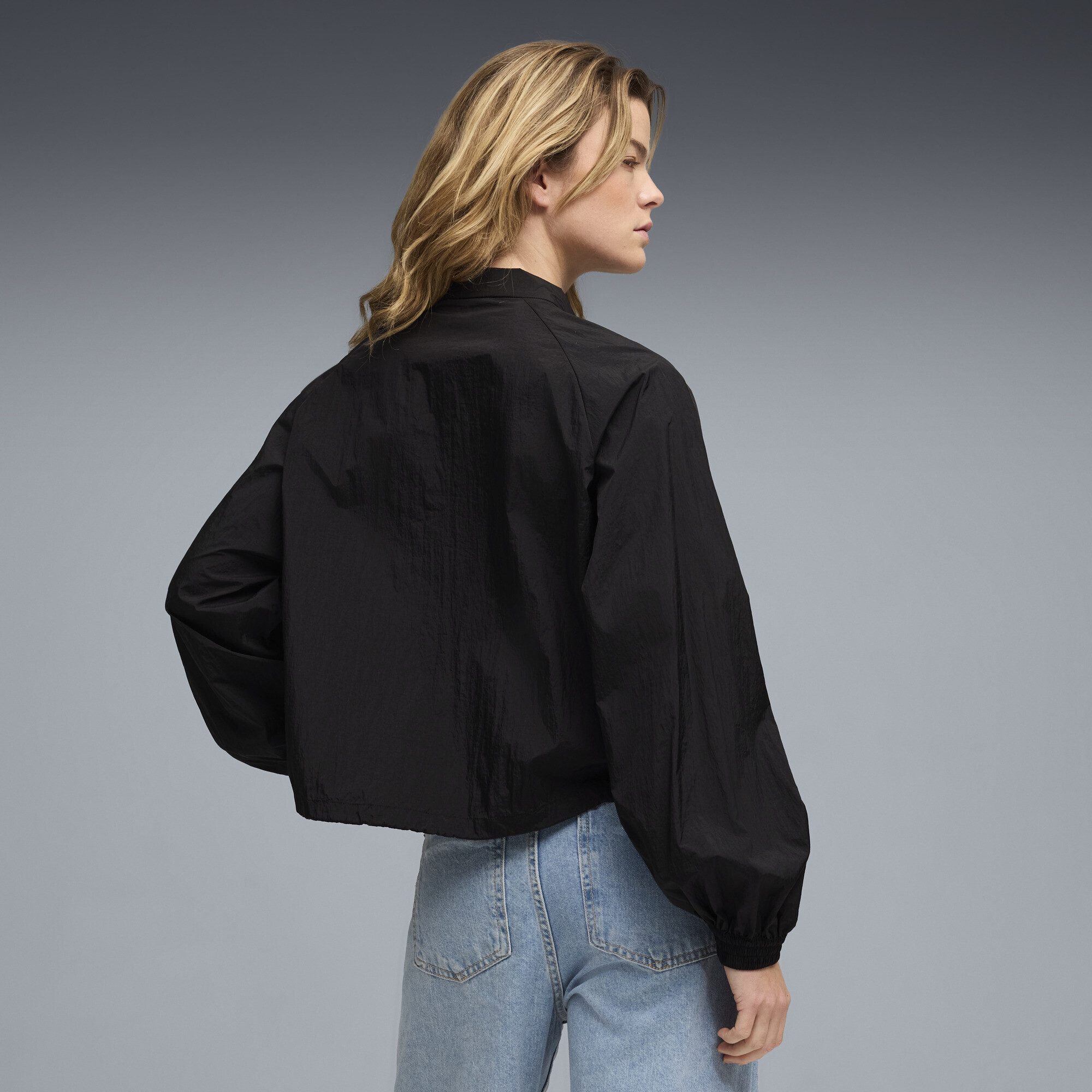 PUMA Trainingsjacke HER Relaxed Gewebte Reißverschluss-Jacke Damen