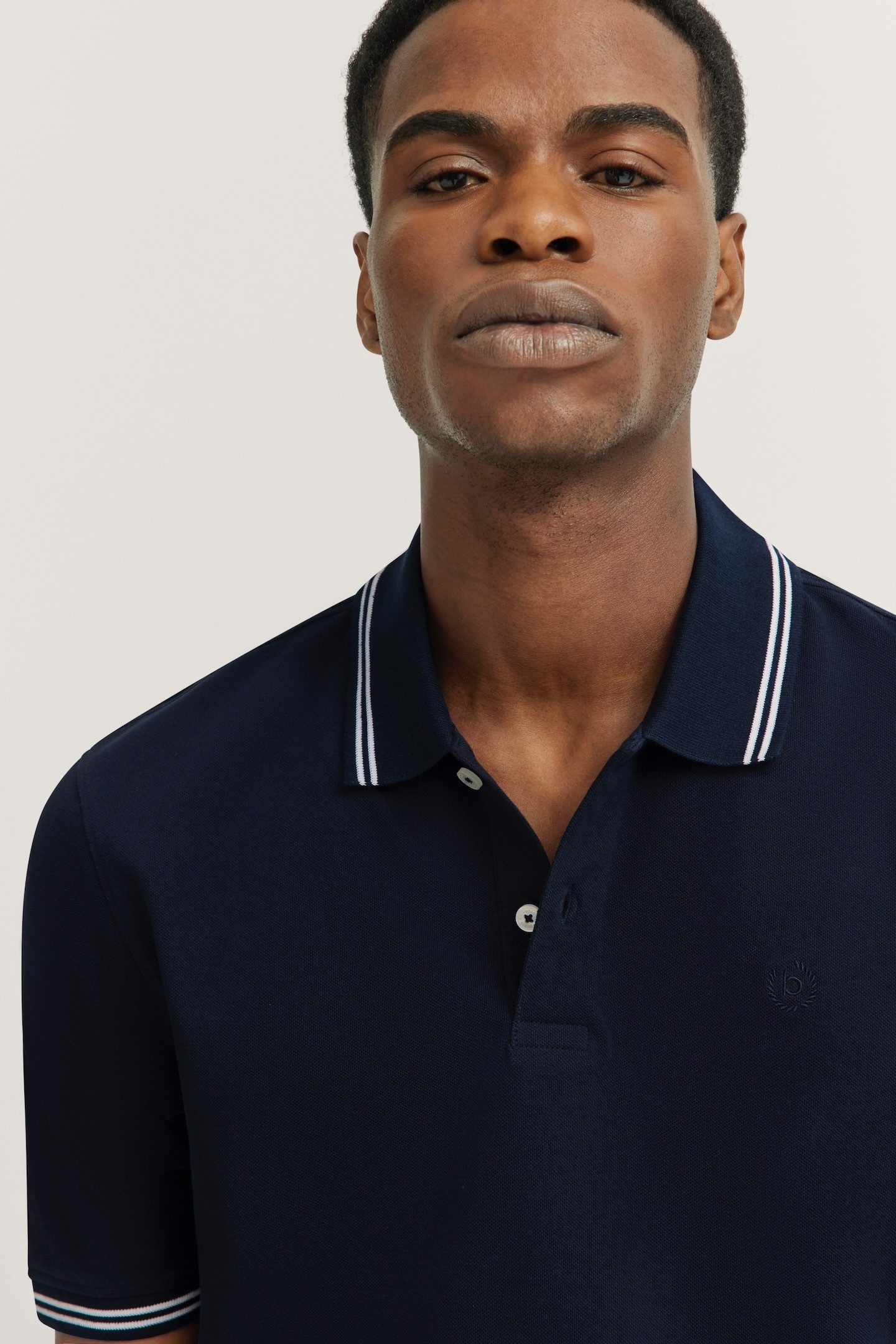 bugatti Poloshirt mit Kontraststreifen und Bruststickerei