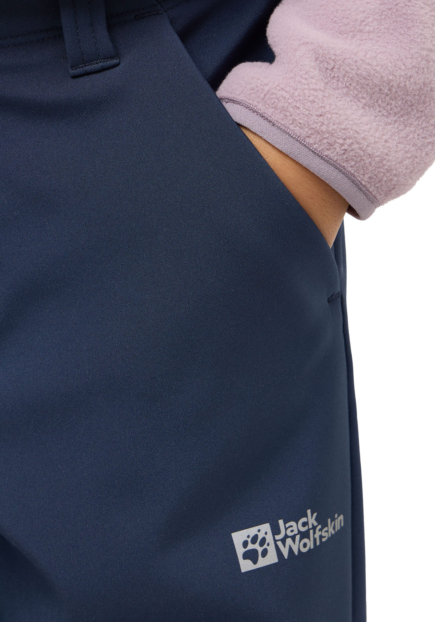 Jack Wolfskin Softshellhose FOURWINDS Kinder für Kinder, mit reflektierenden Details, atmungsaktiv, windabweisend