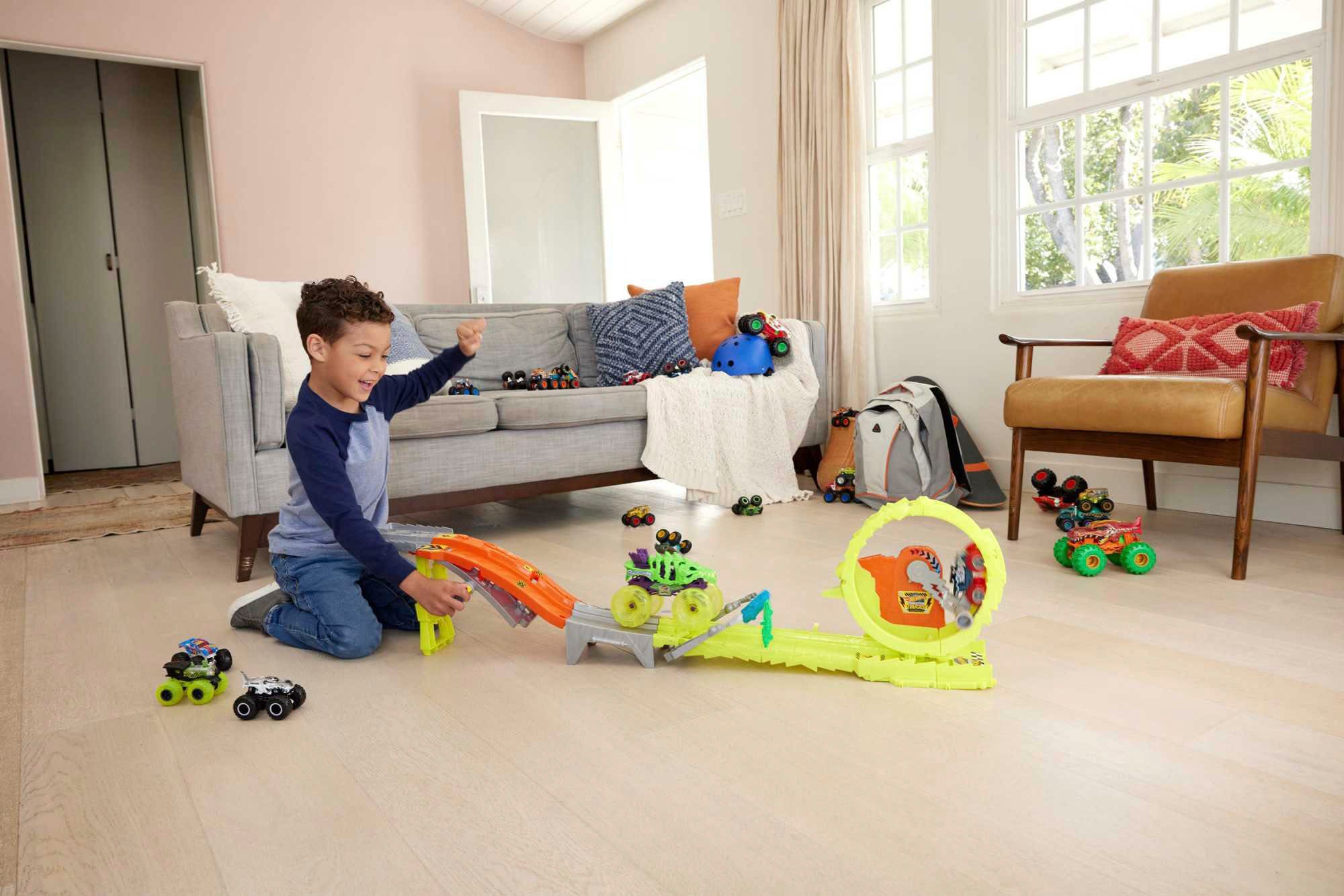 Hot Wheels Autorennbahn Monster Trucks Power Smashers Race & Chase Challenge