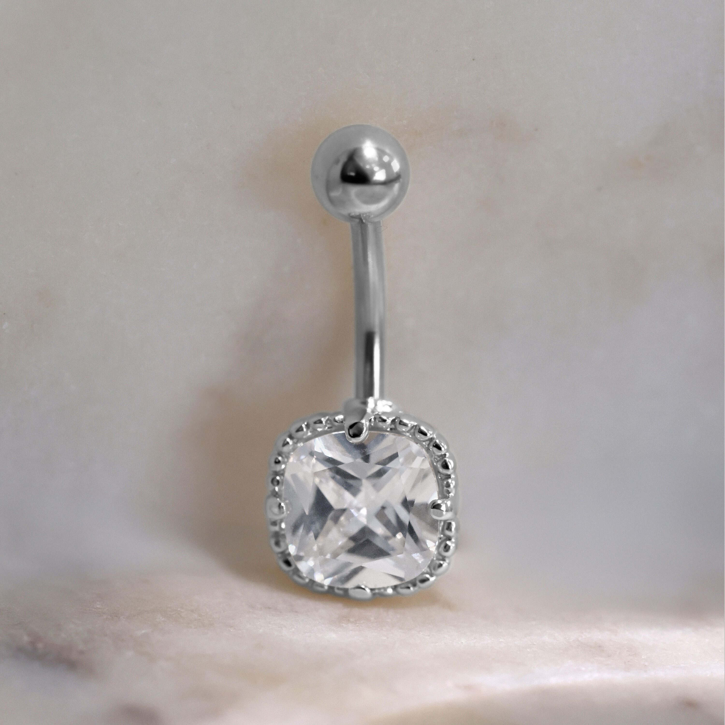 Wildcat Bauchnabelpiercing Squared Crystal Cut Bananabell für Bauchnabel, 1 Stück, Titan Grad 23 - wasserfest, hautverträglich, Silber