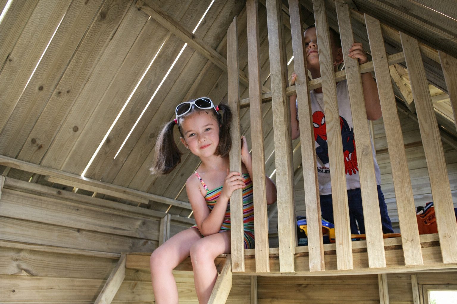 bv-vertrieb Spielhaus Zweistöckiges Kinderspielhaus Spielhaus 2,48×1,61x2,40 Spielhütt #3995